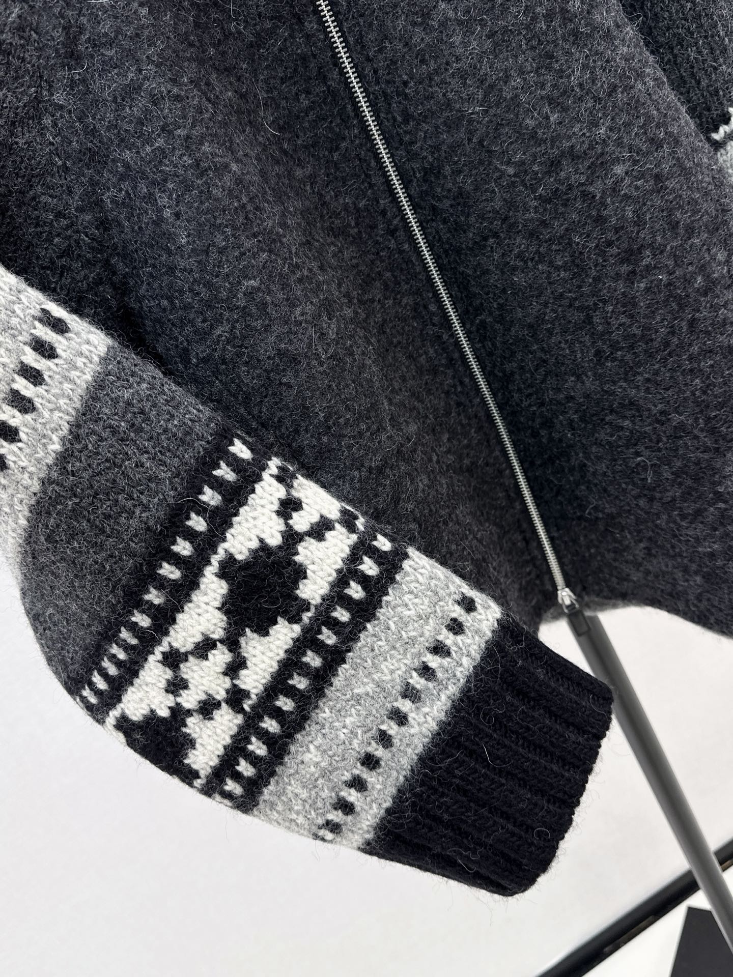 25FW  woolen cardigan