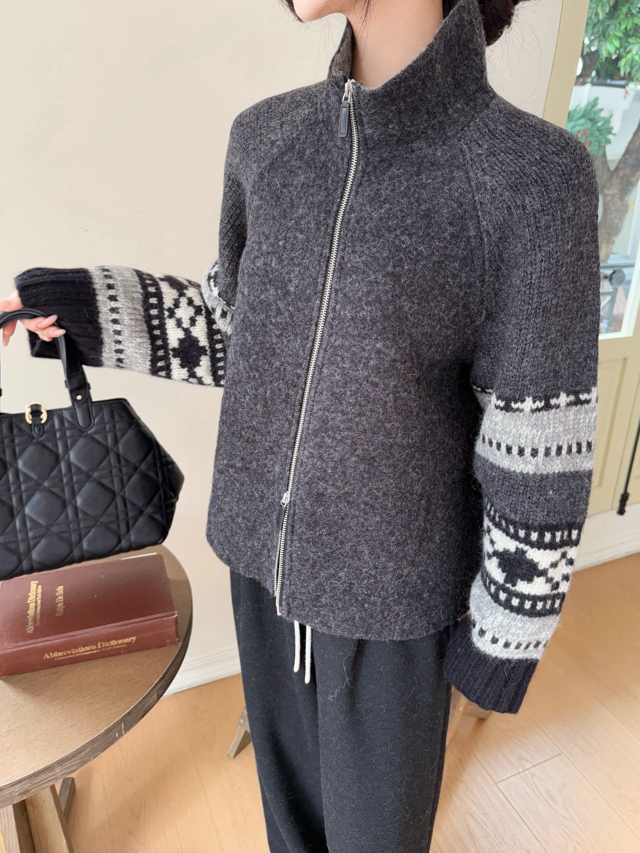 25FW  woolen cardigan