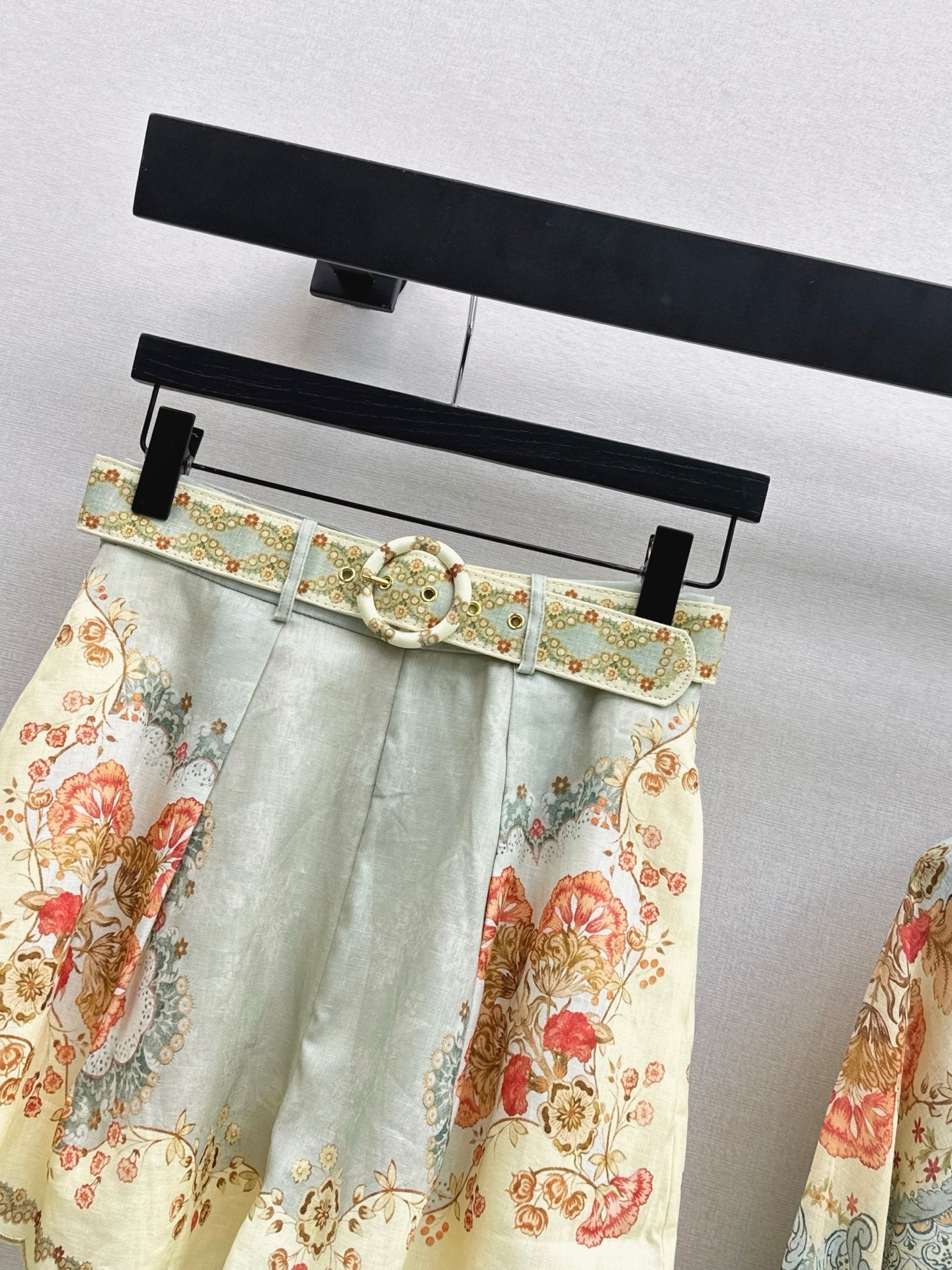 26SS  flower print belted short