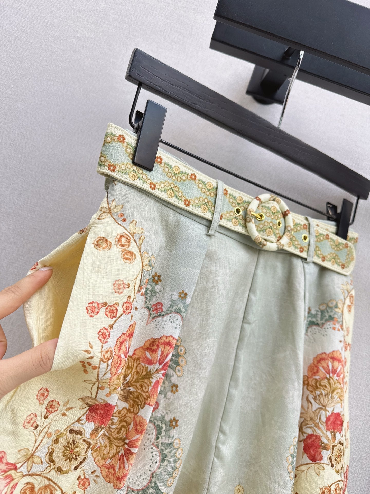 26SS  flower print belted short