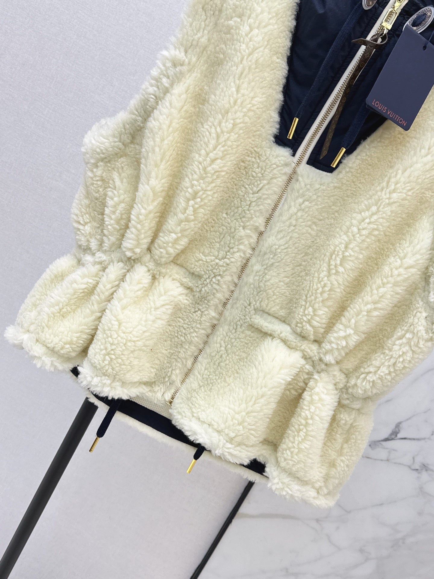 25FW fleece hooded vest