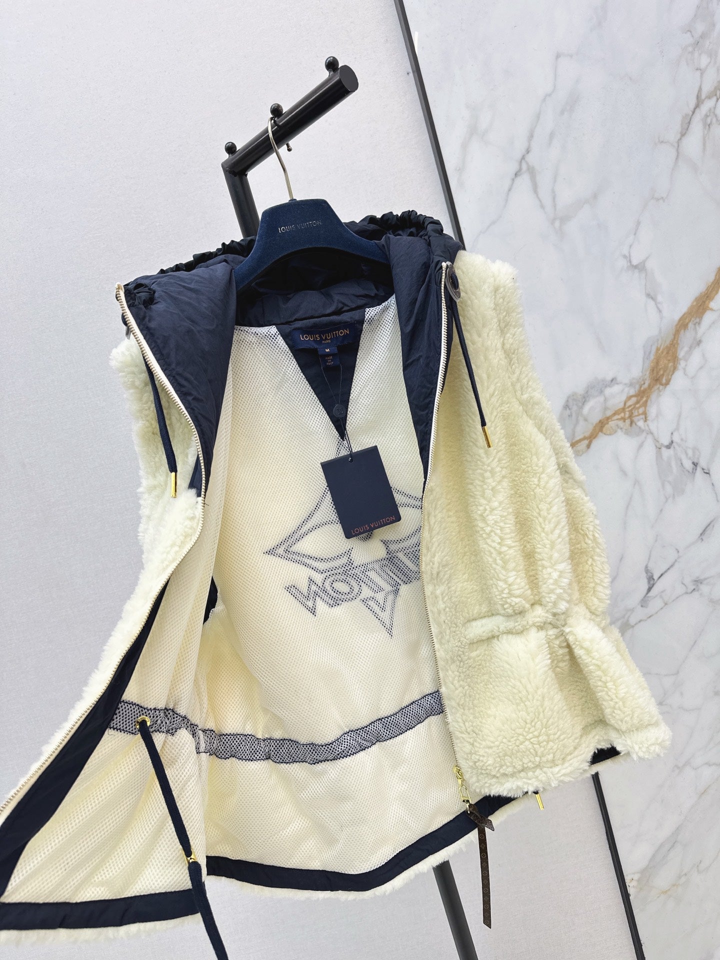 25FW fleece hooded vest