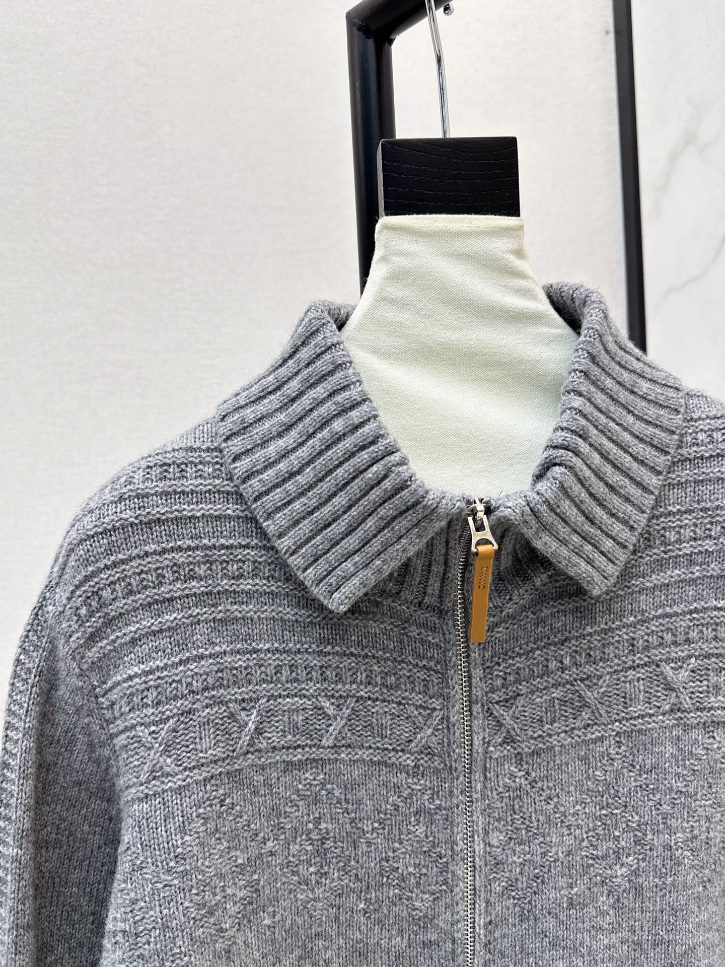 26SS  zipper sweater