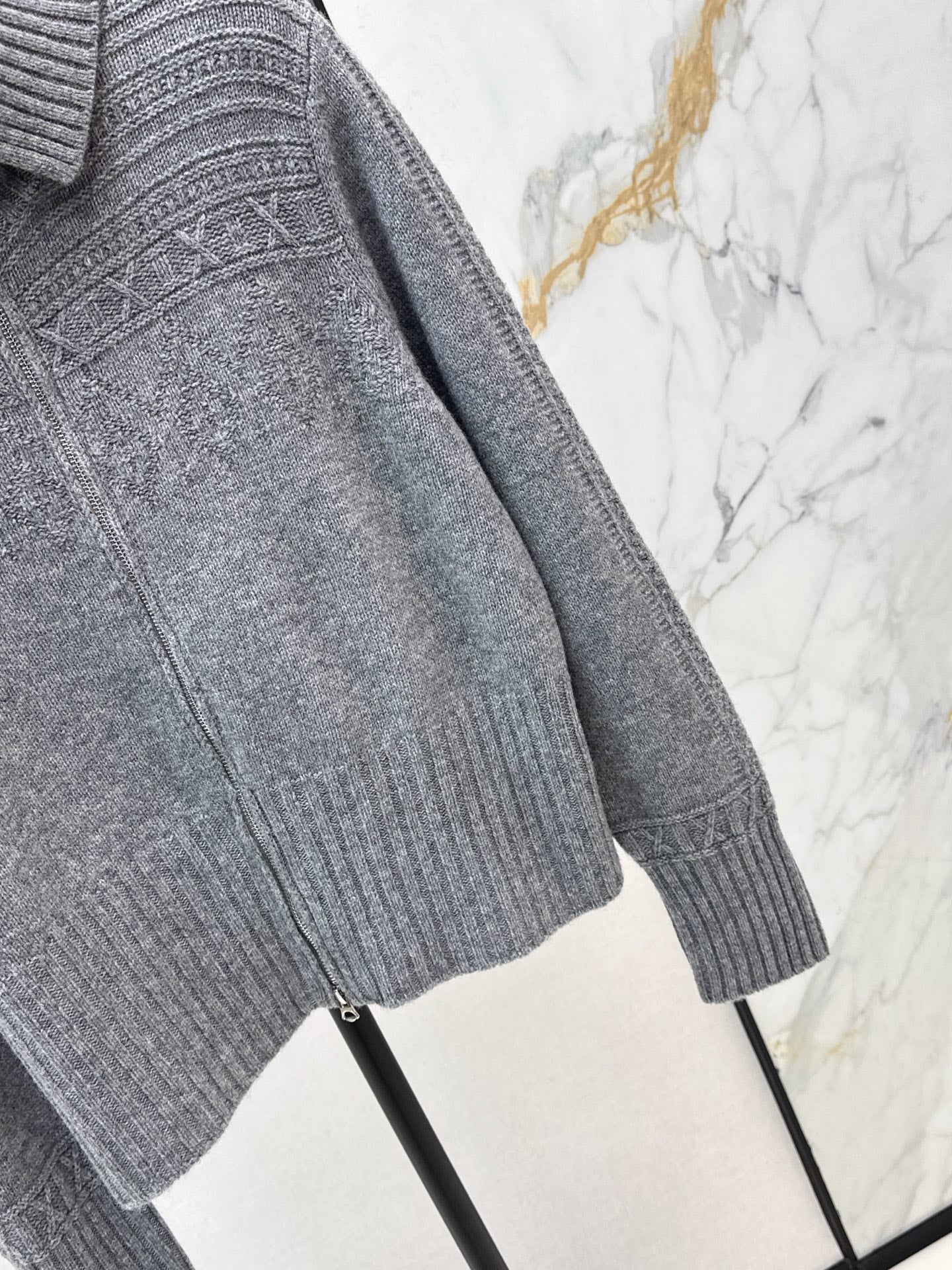 26SS  zipper sweater