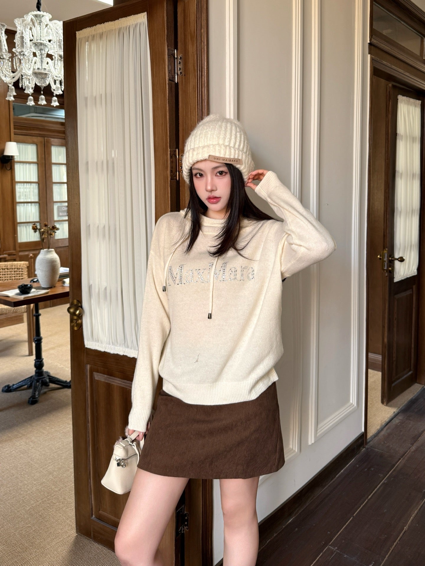 26SS Kapuzenpullover mit Strasssteinen