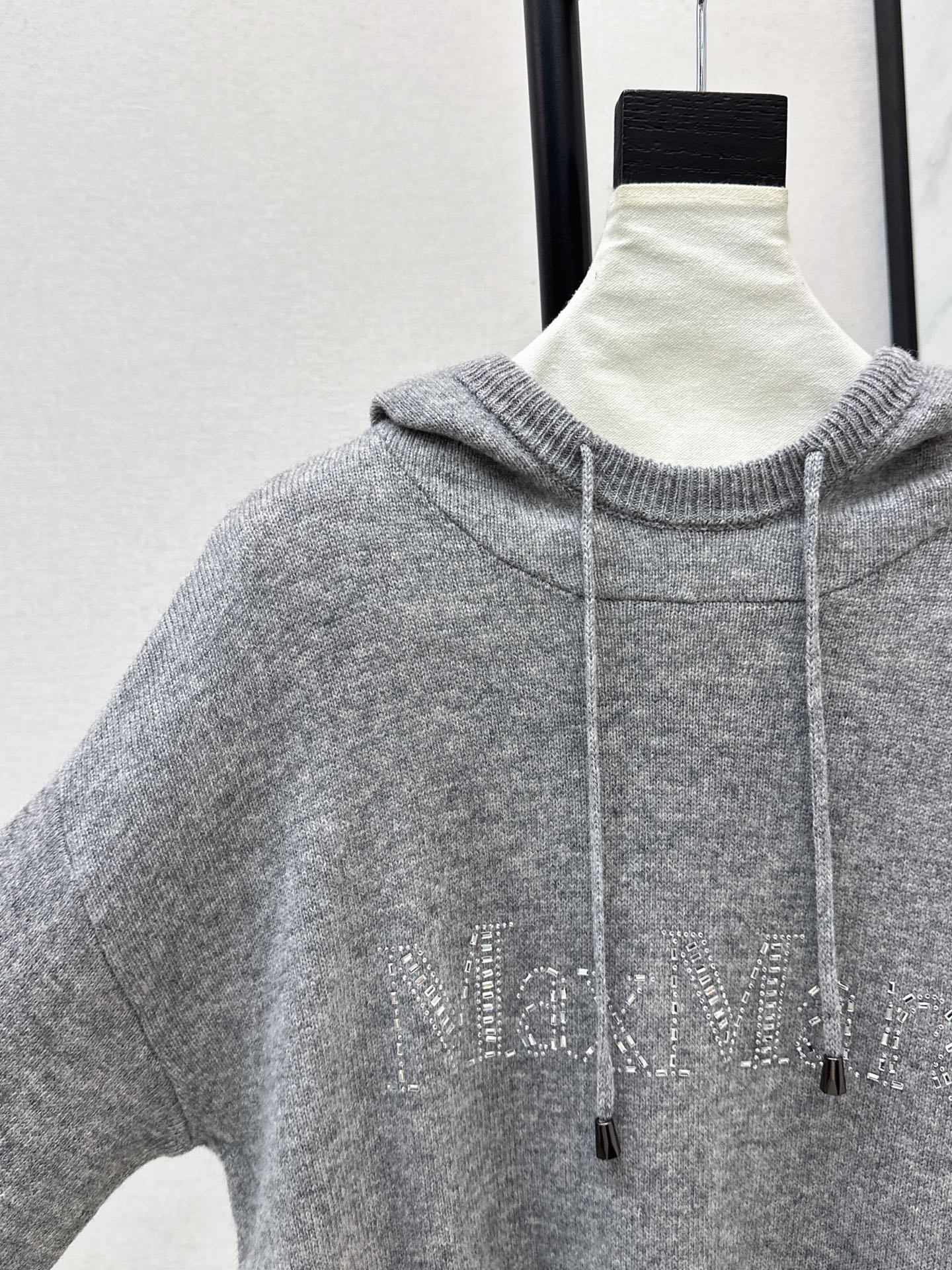 26SS Kapuzenpullover mit Strasssteinen