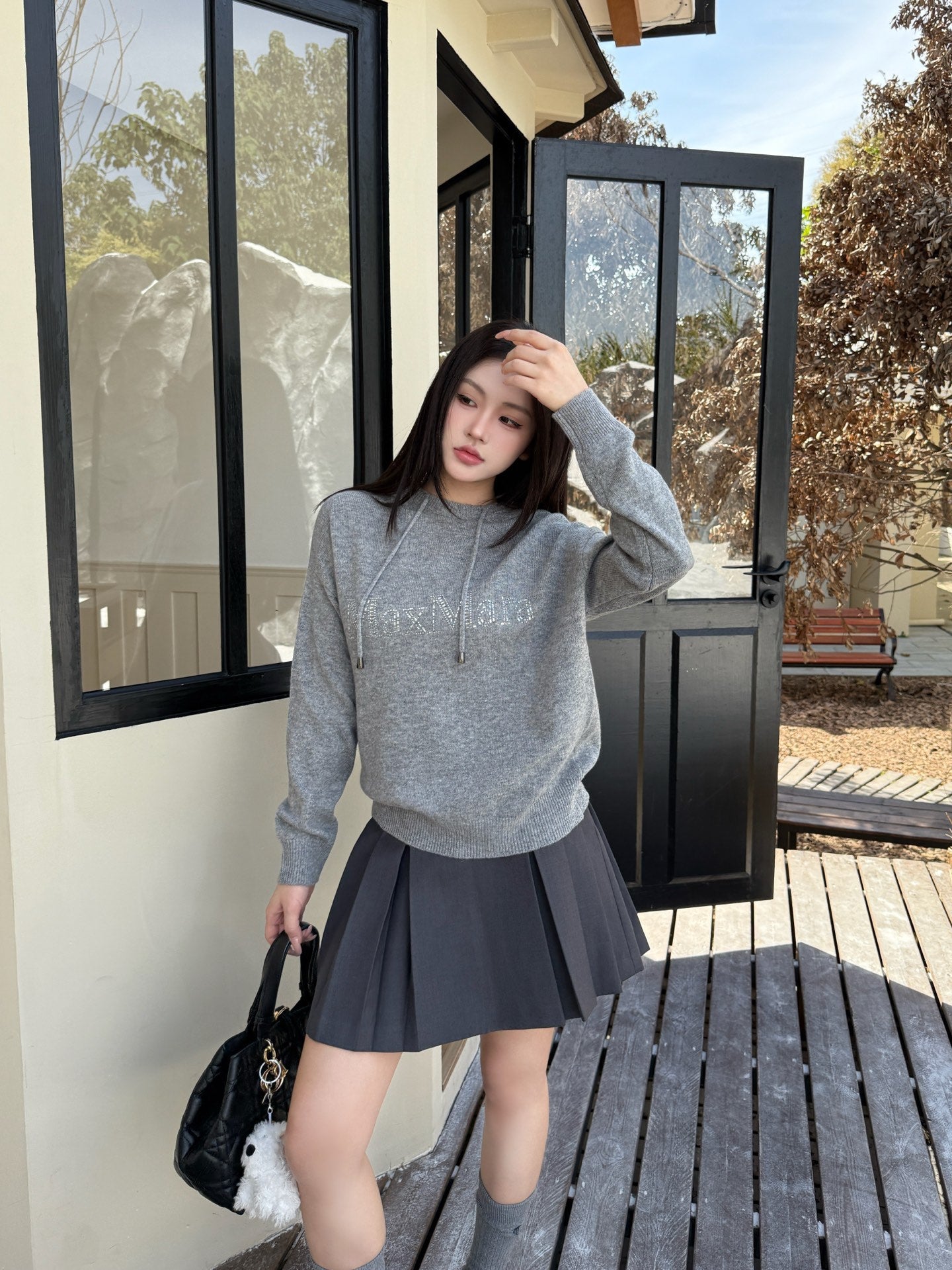 26SS Kapuzenpullover mit Strasssteinen