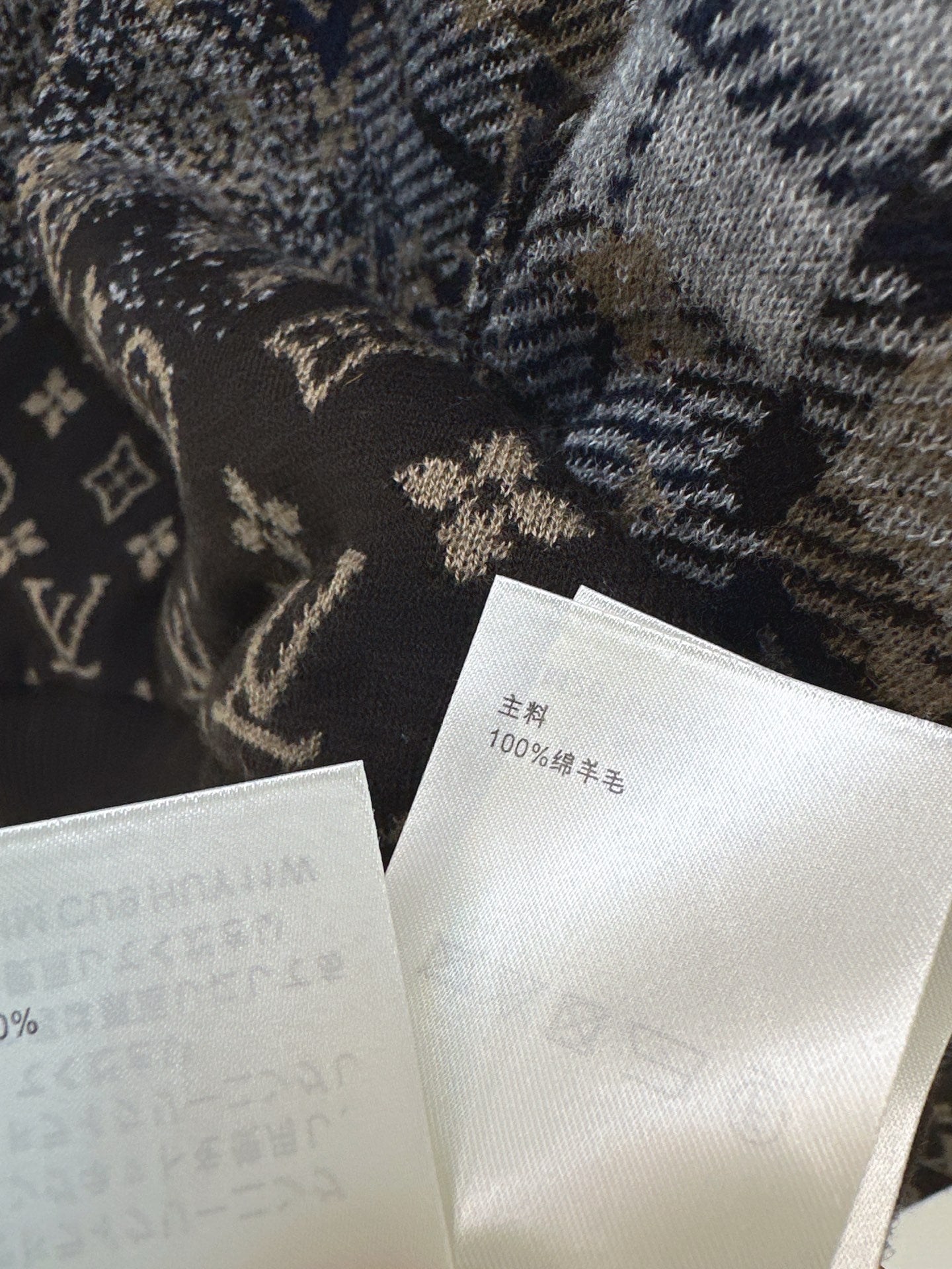 26SS hooded check sweater