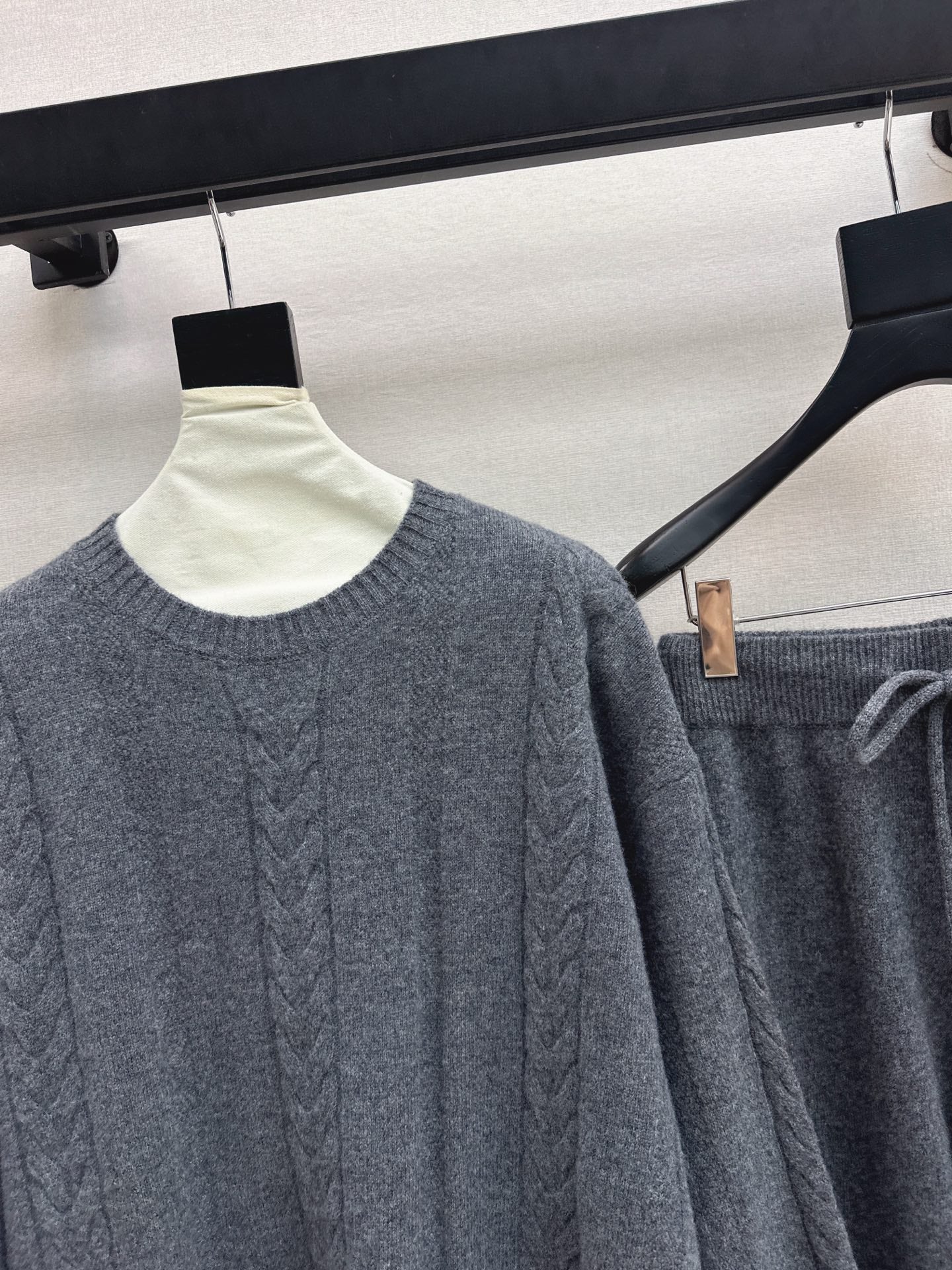 26SS wool pullover sweater+wide-leg pant outfit set