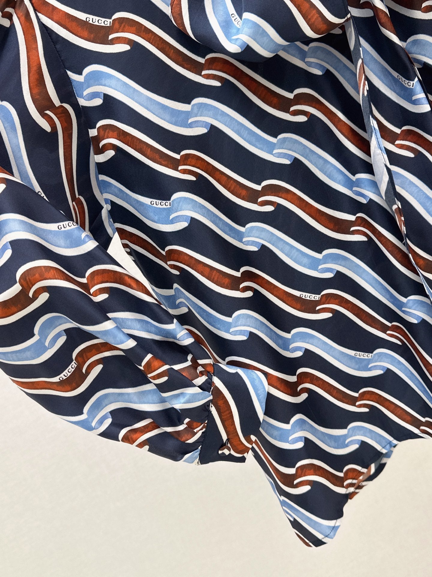 Seidenhemd mit 26SS-Print