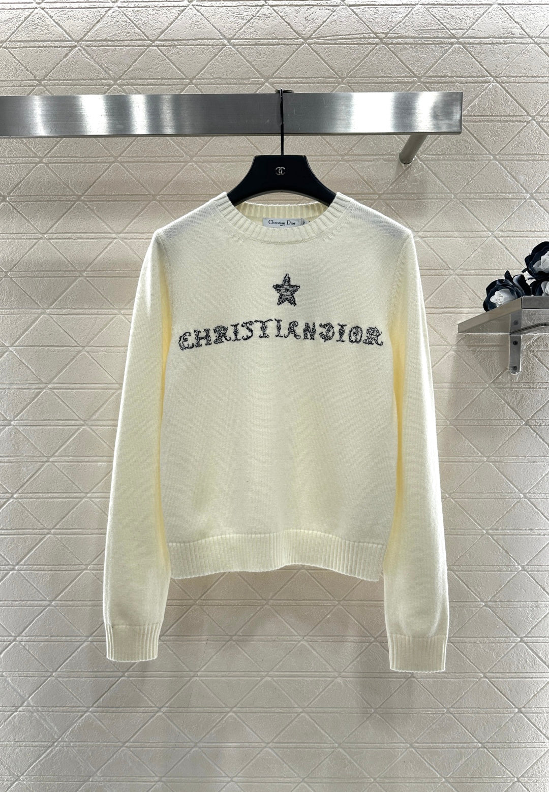 25FW embroidery sweater
