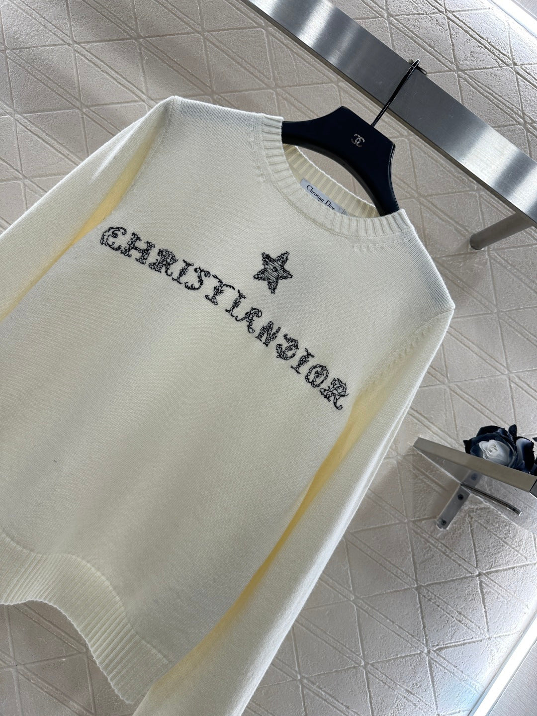 25FW embroidery sweater