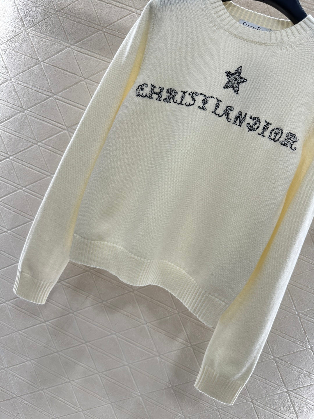 25FW embroidery sweater