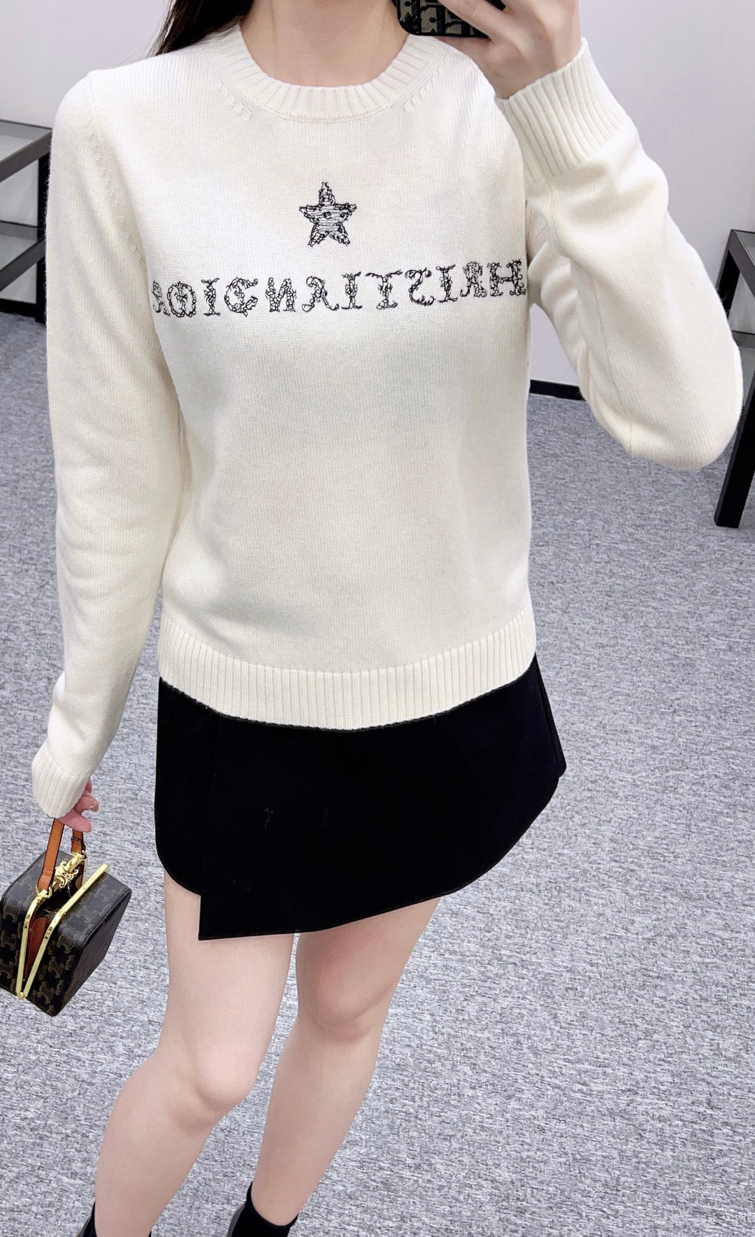 25FW embroidery sweater