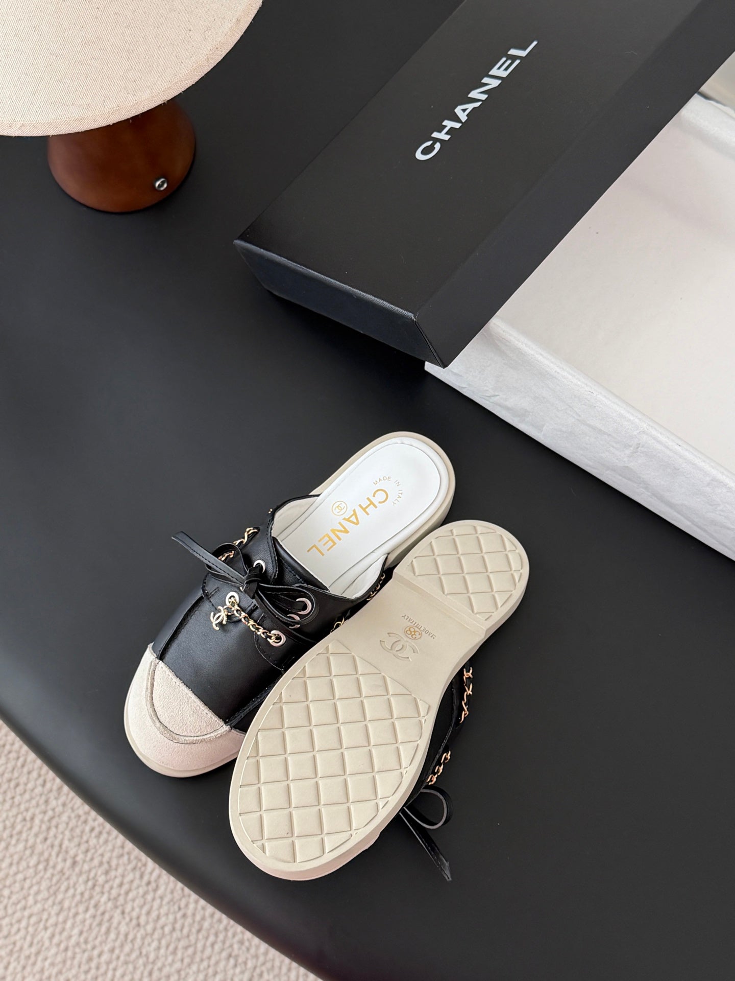 26SS NEUE Slip-on-Schuhe