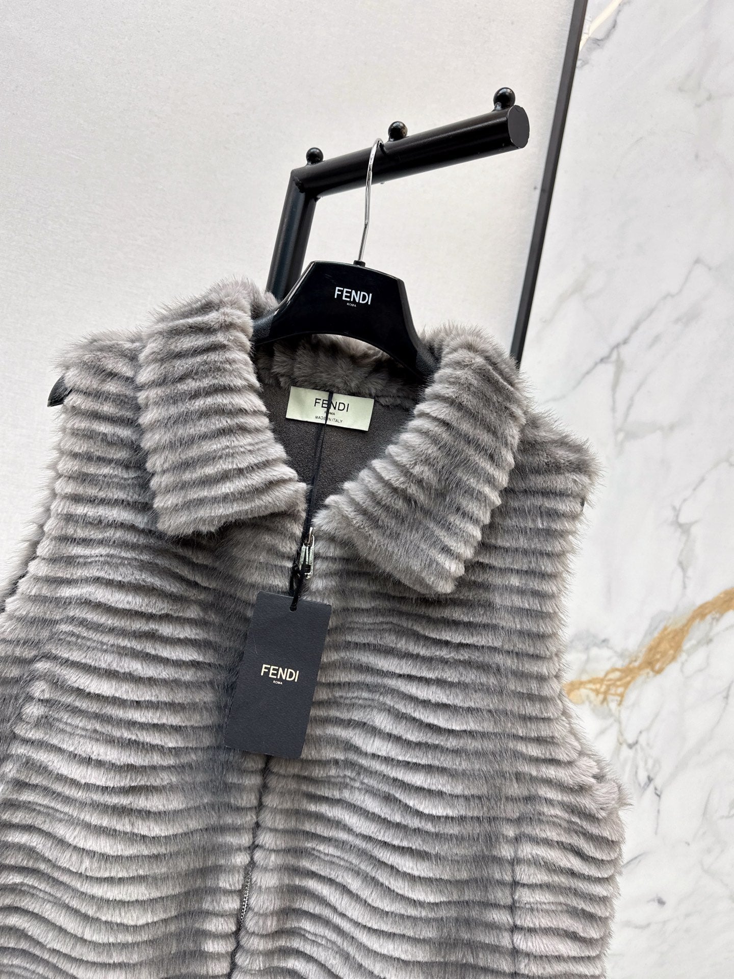 25FW  fur vest jacket