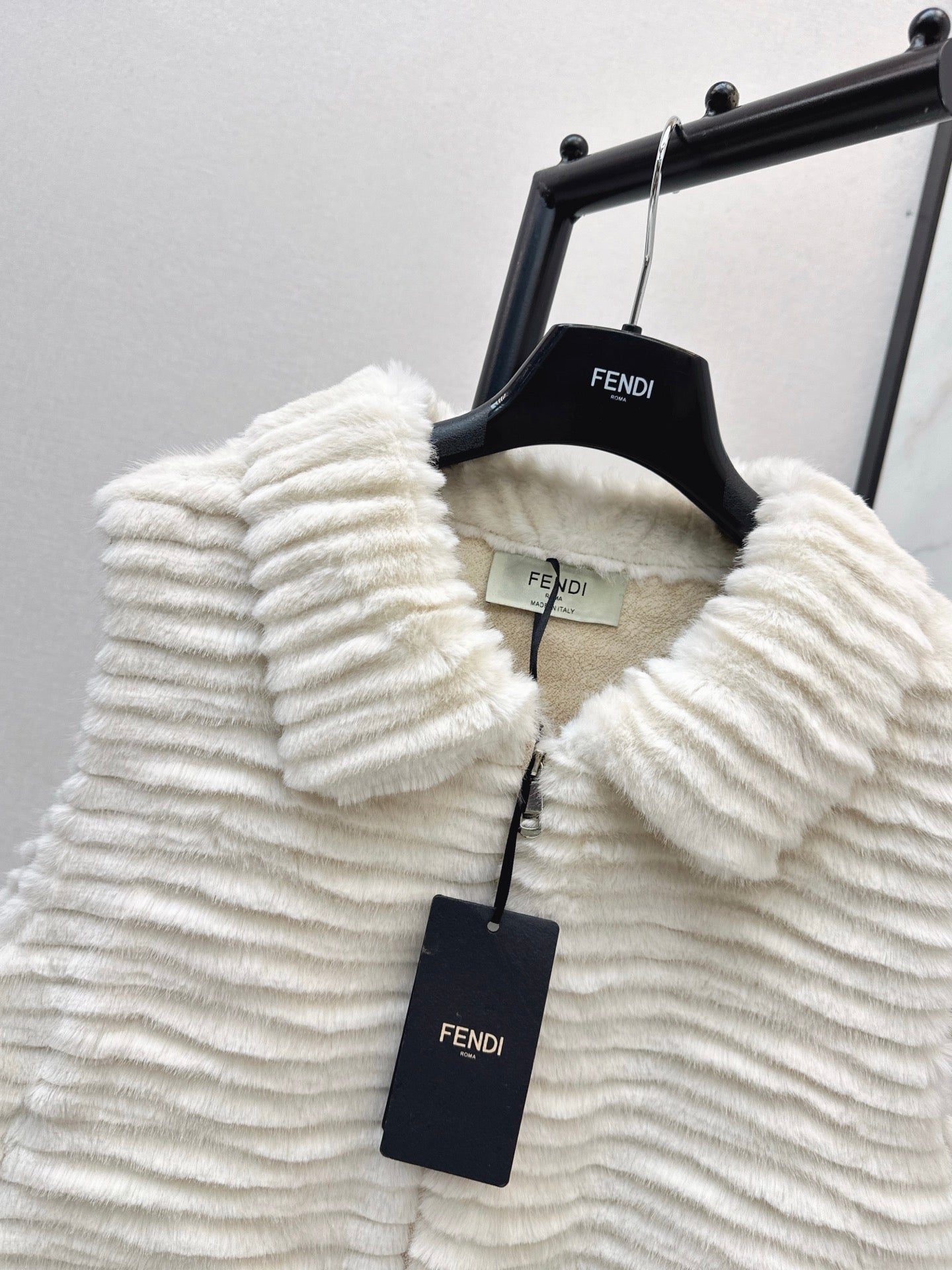 25FW  fur vest jacket