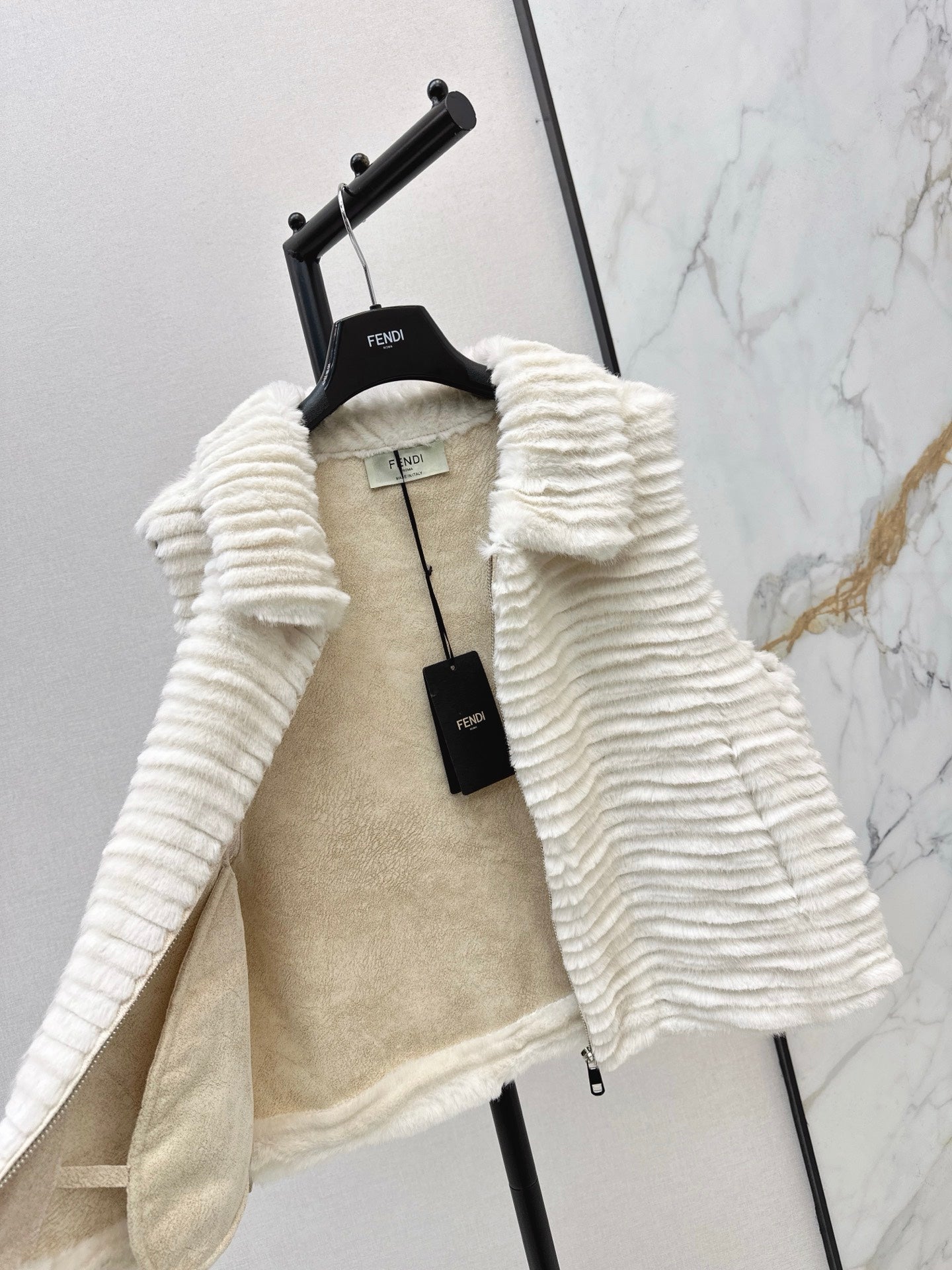 25FW  fur vest jacket