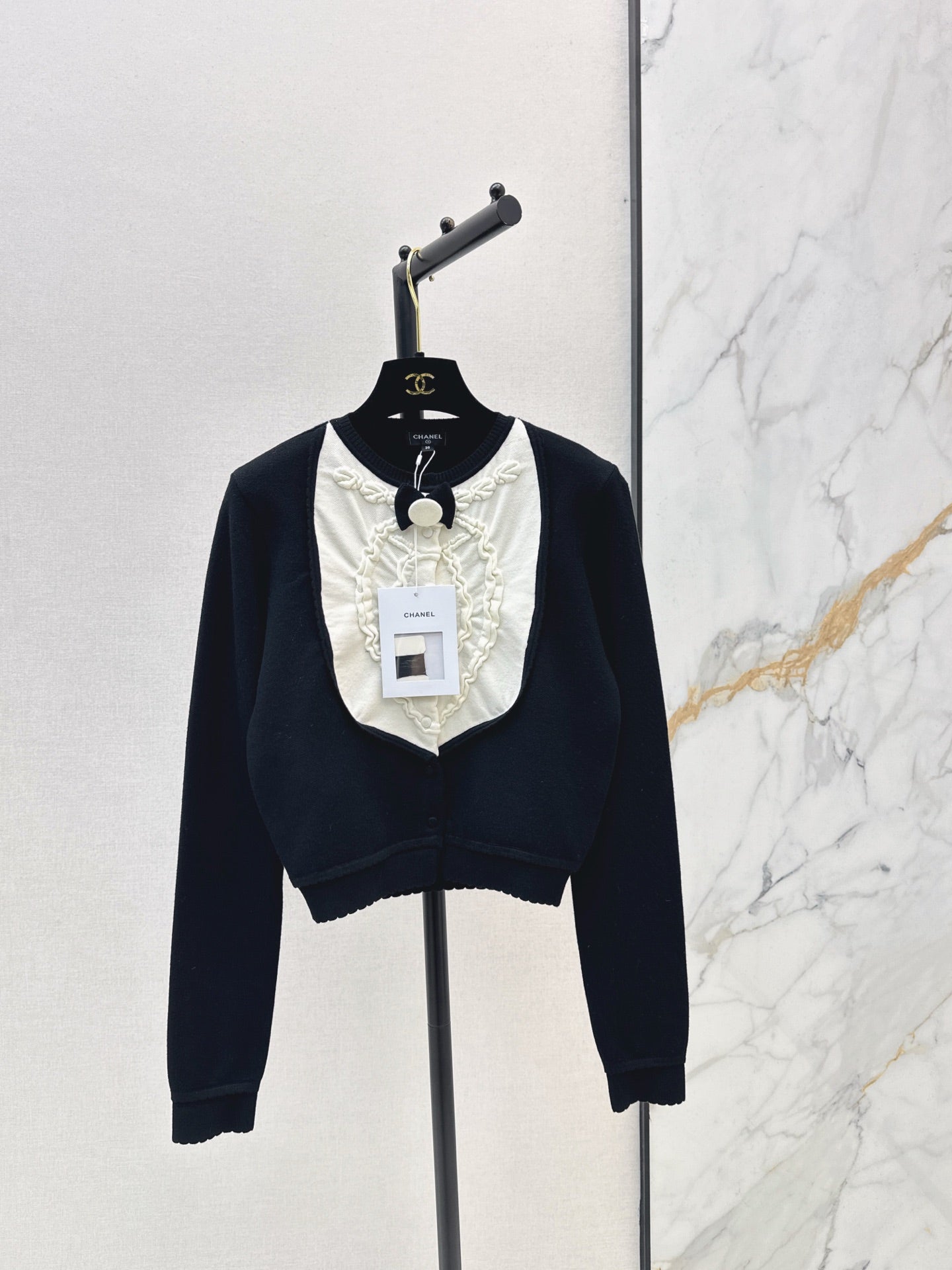 26SS contract sweater