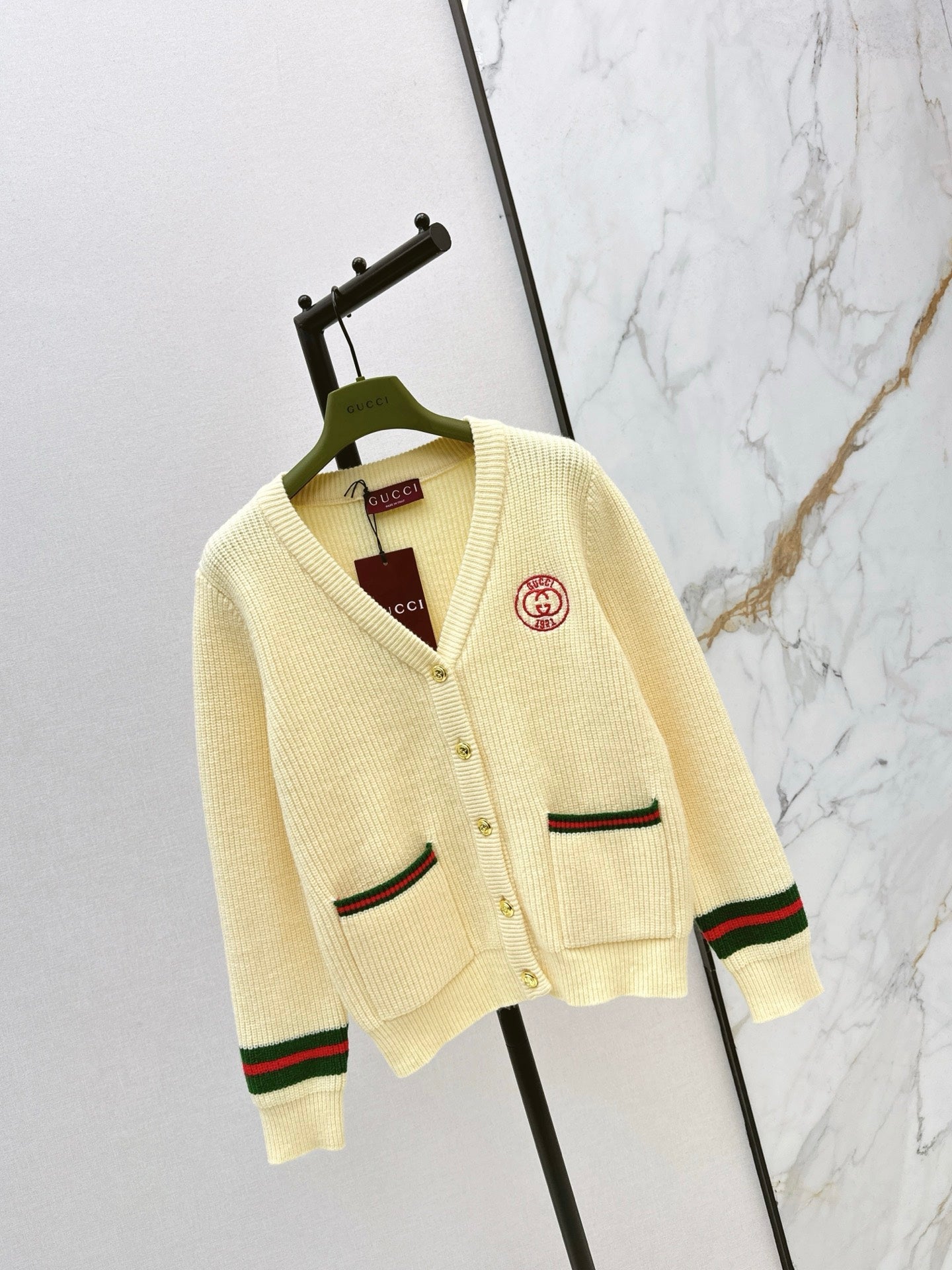 26SS NEU Klassischer Logo-Muster V-Ausschnitt Cardigan