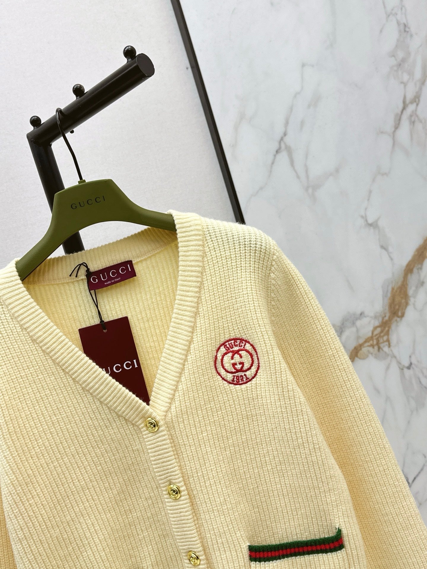 26SS NEU Klassischer Logo-Muster V-Ausschnitt Cardigan