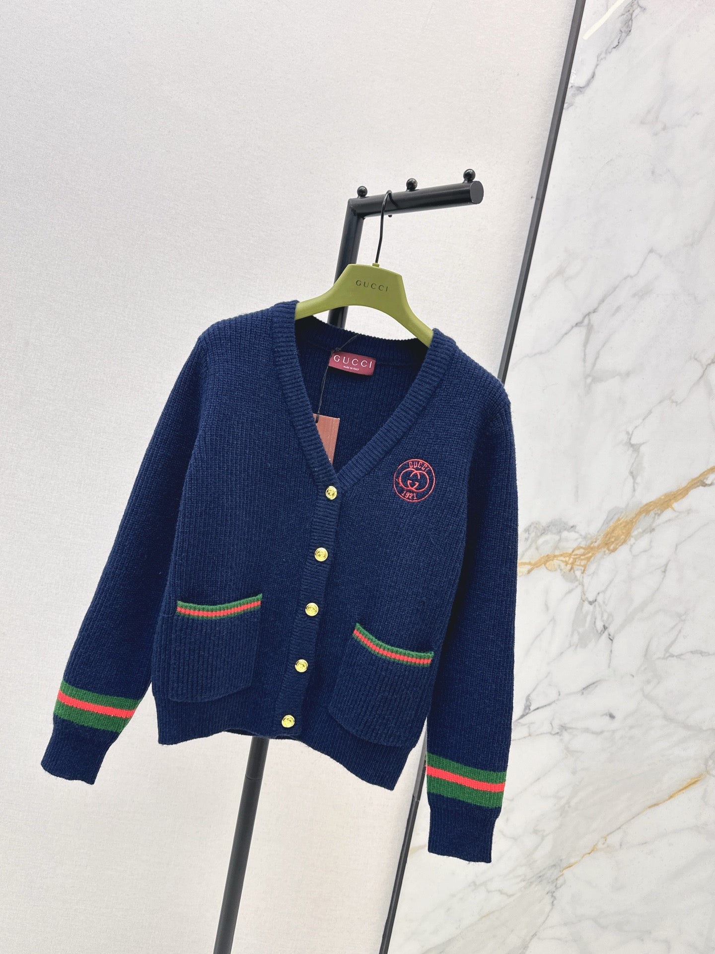 26SS NEU Klassischer Logo-Muster V-Ausschnitt Cardigan