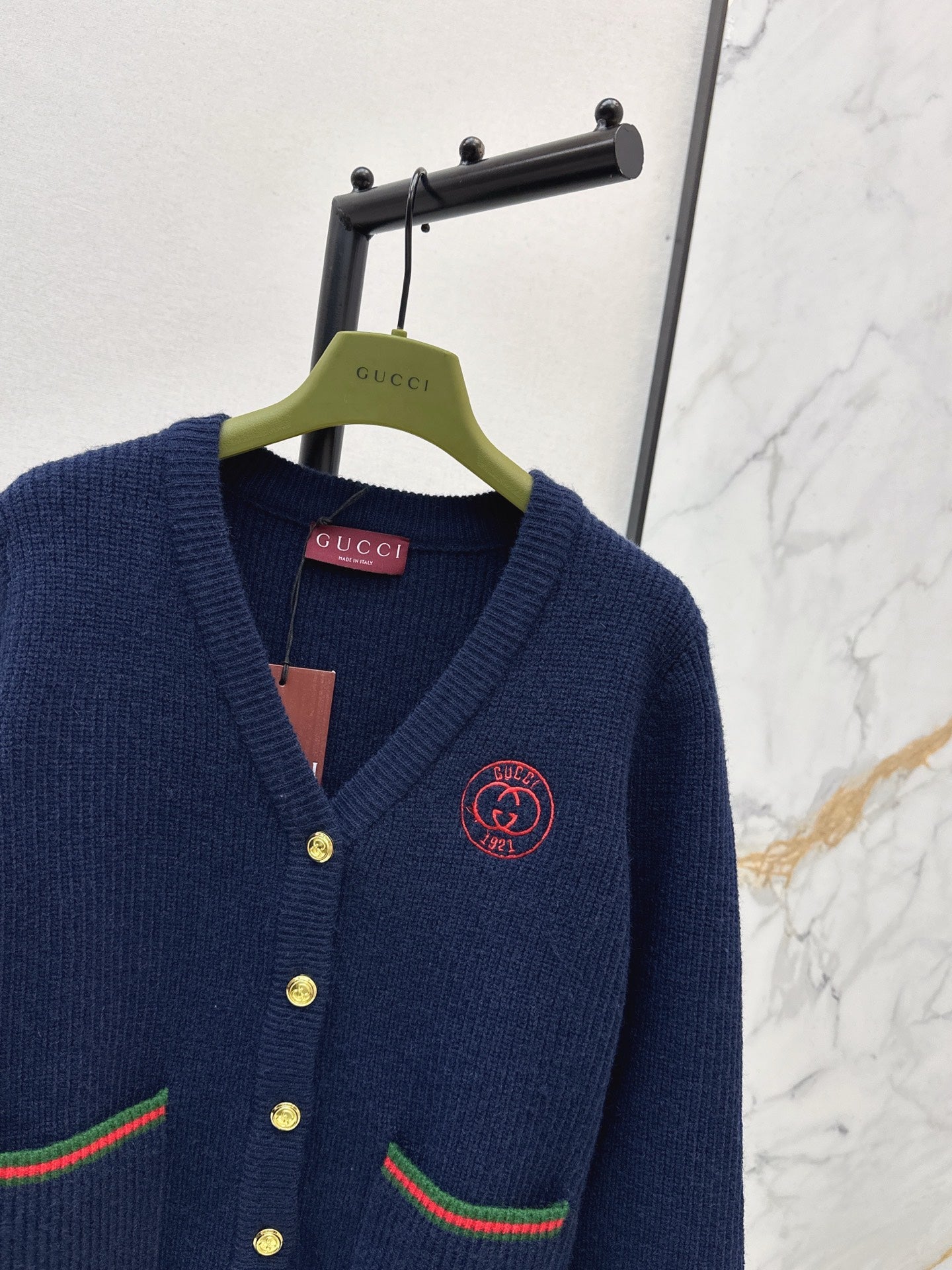 26SS NEU Klassischer Logo-Muster V-Ausschnitt Cardigan