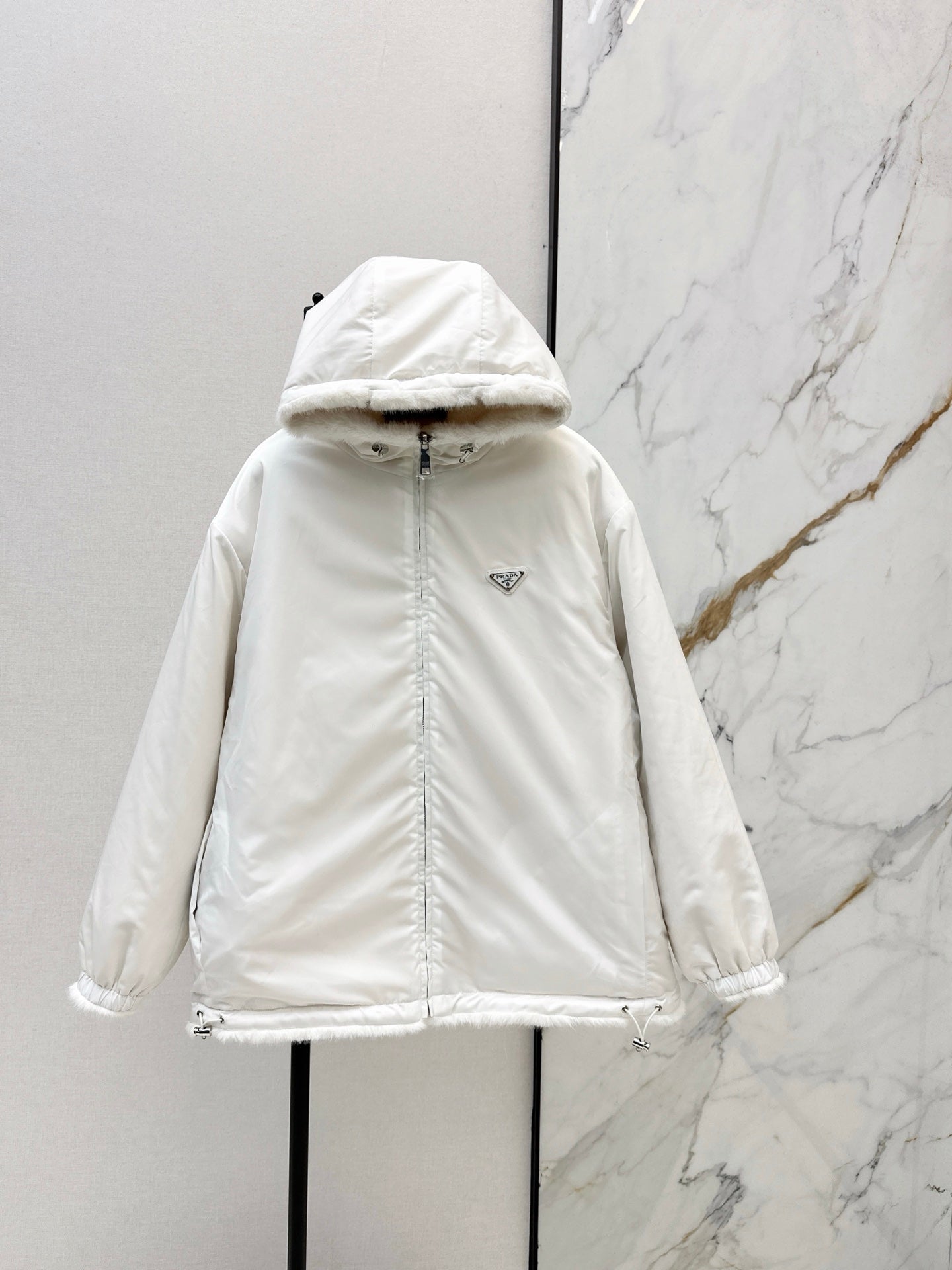 26SS NEUE Wende-Pelzmäntel