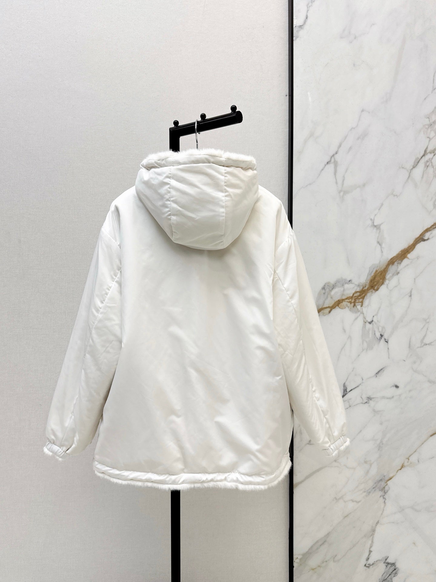 26SS NEUE Wende-Pelzmäntel