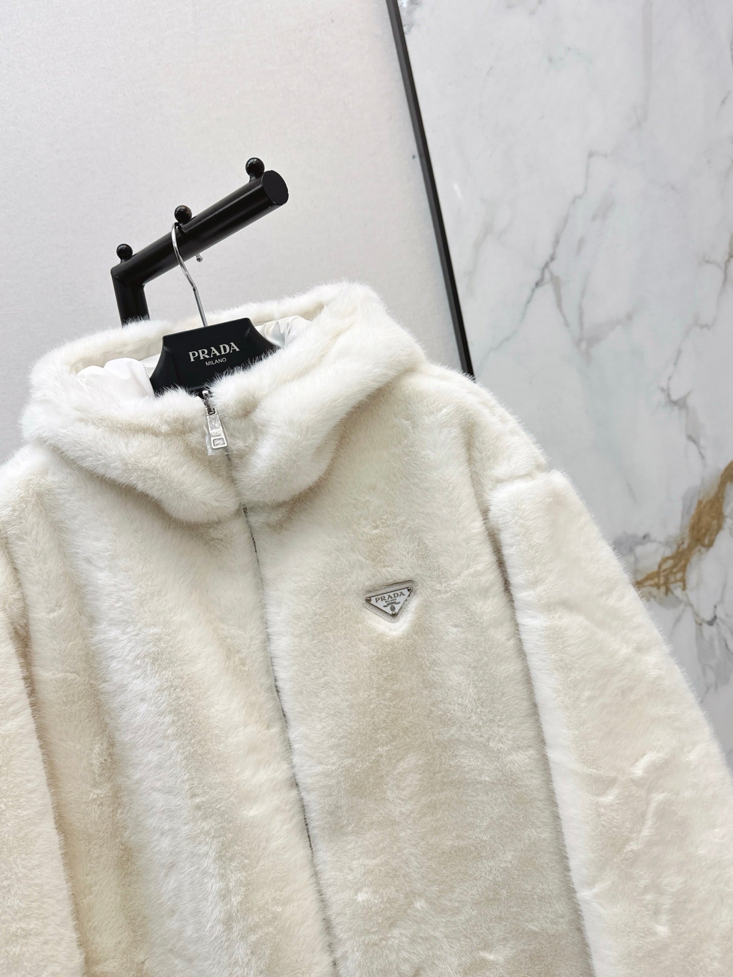 26SS NEUE Wende-Pelzmäntel