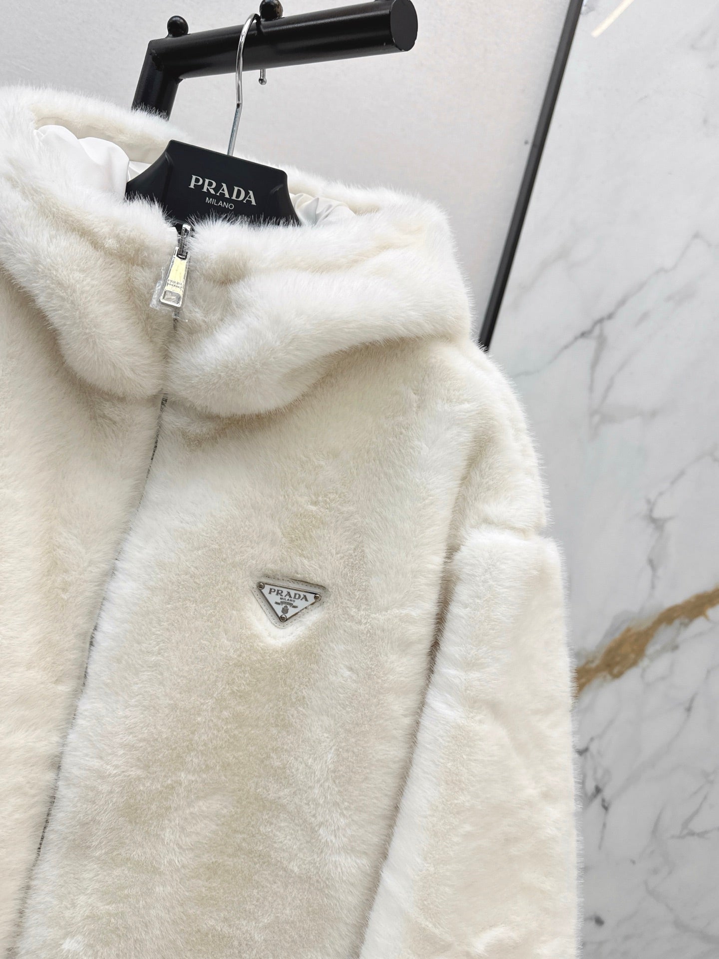 26SS NEUE Wende-Pelzmäntel