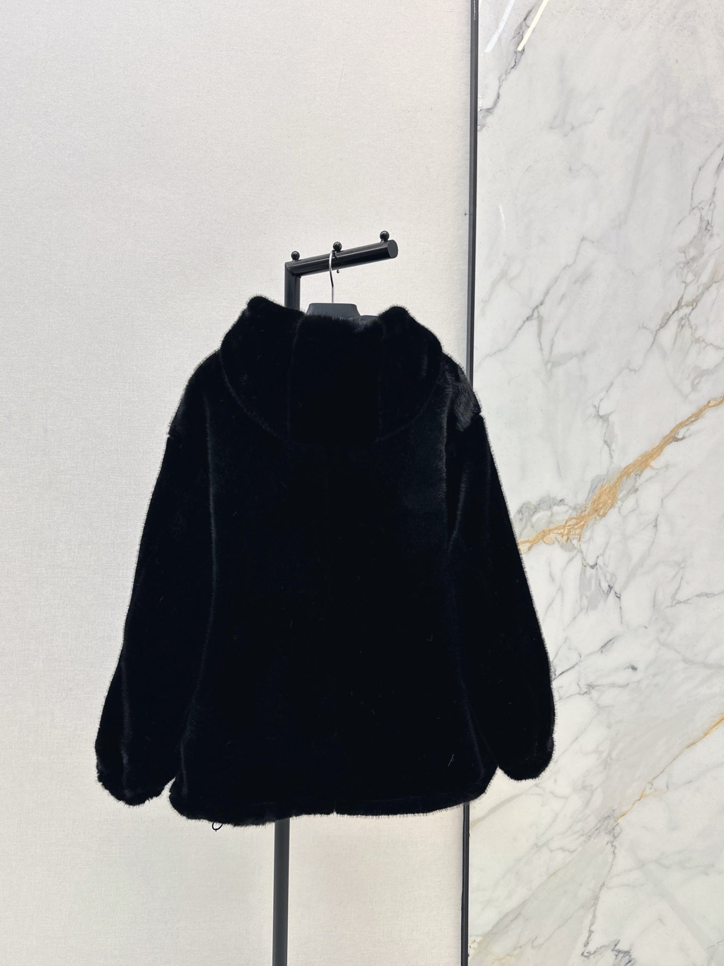 26SS NEUE Wende-Pelzmäntel