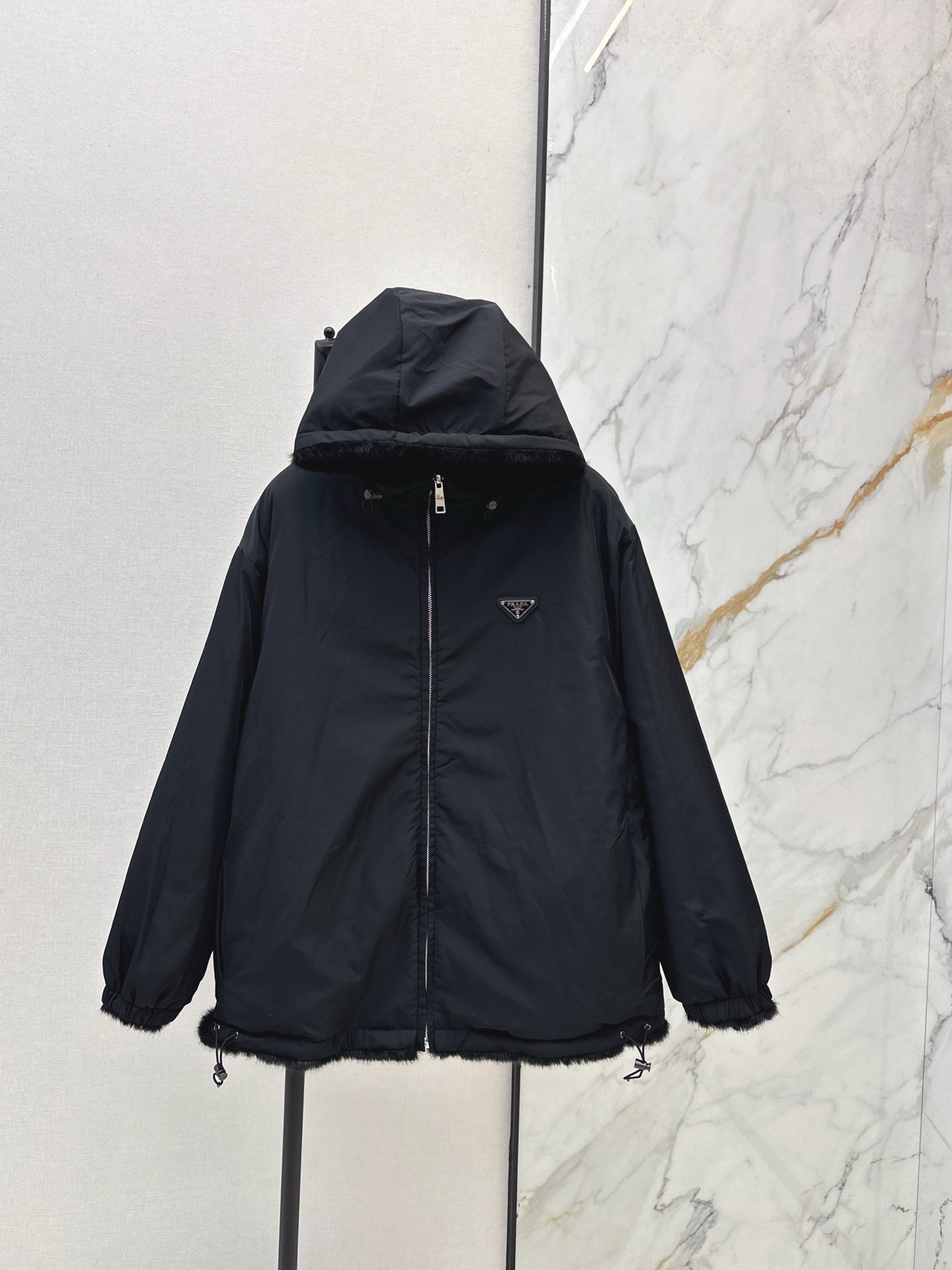 26SS NEUE Wende-Pelzmäntel