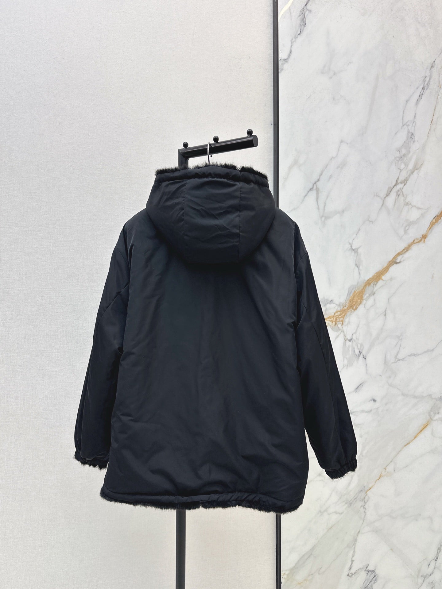 26SS NEUE Wende-Pelzmäntel