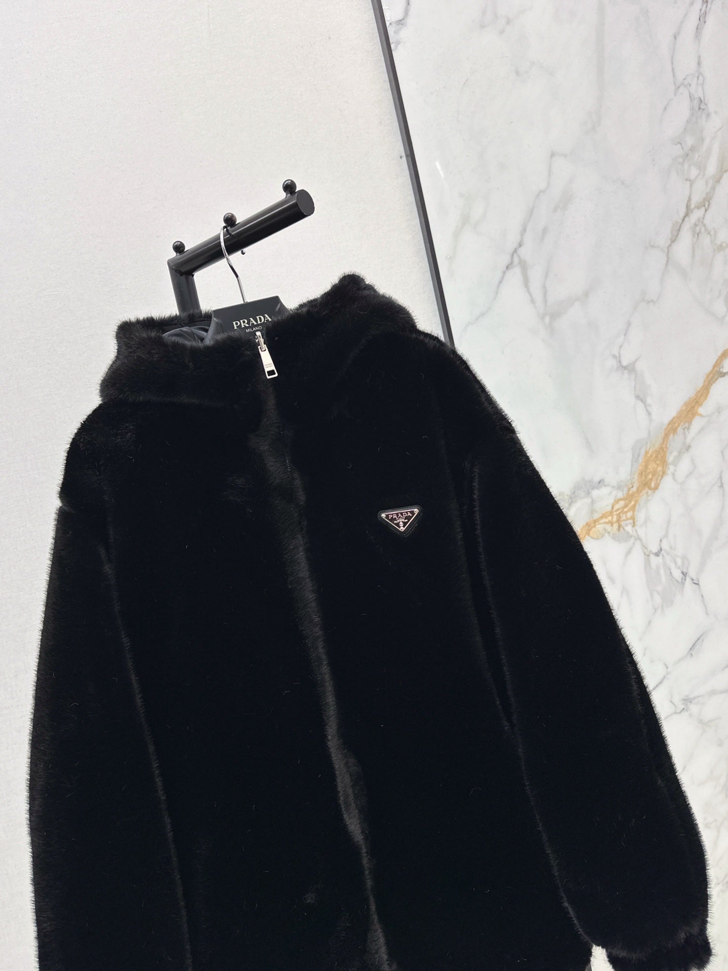 26SS NEUE Wende-Pelzmäntel