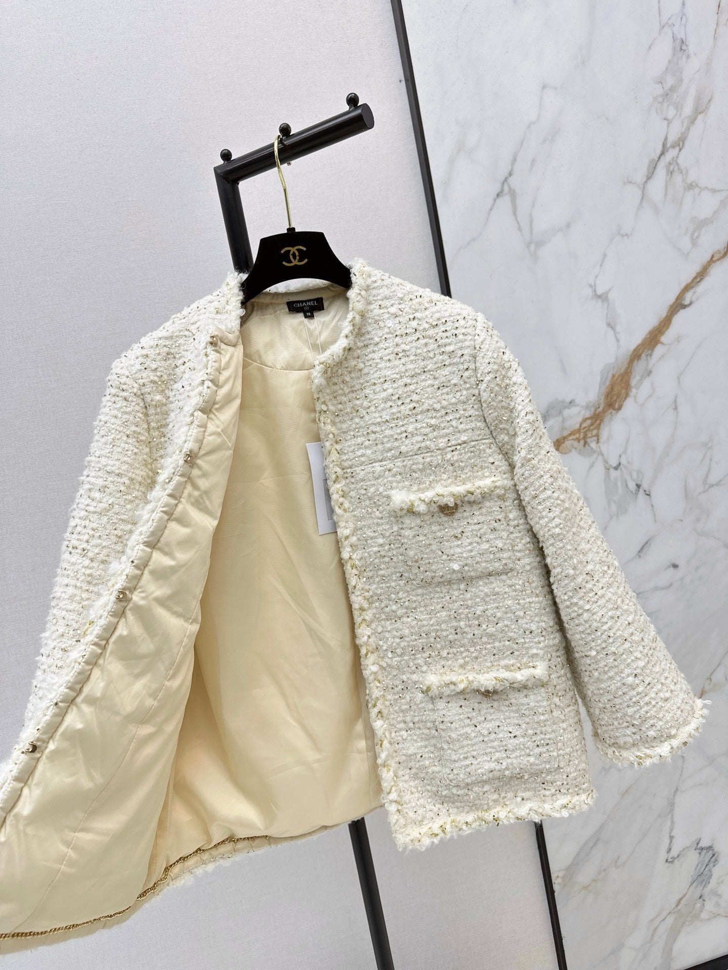 26SS NEUE gewebte Tweed-Daunenjacke