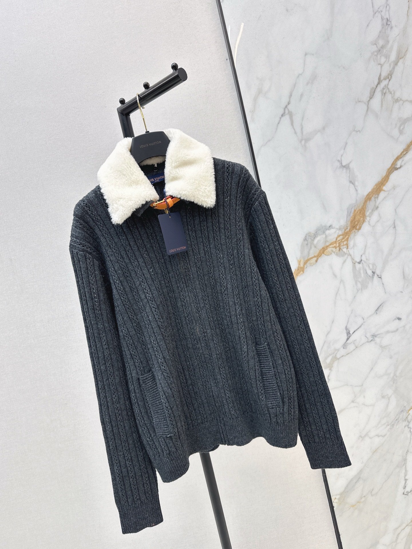 26SS NEUER Strickcardigan
