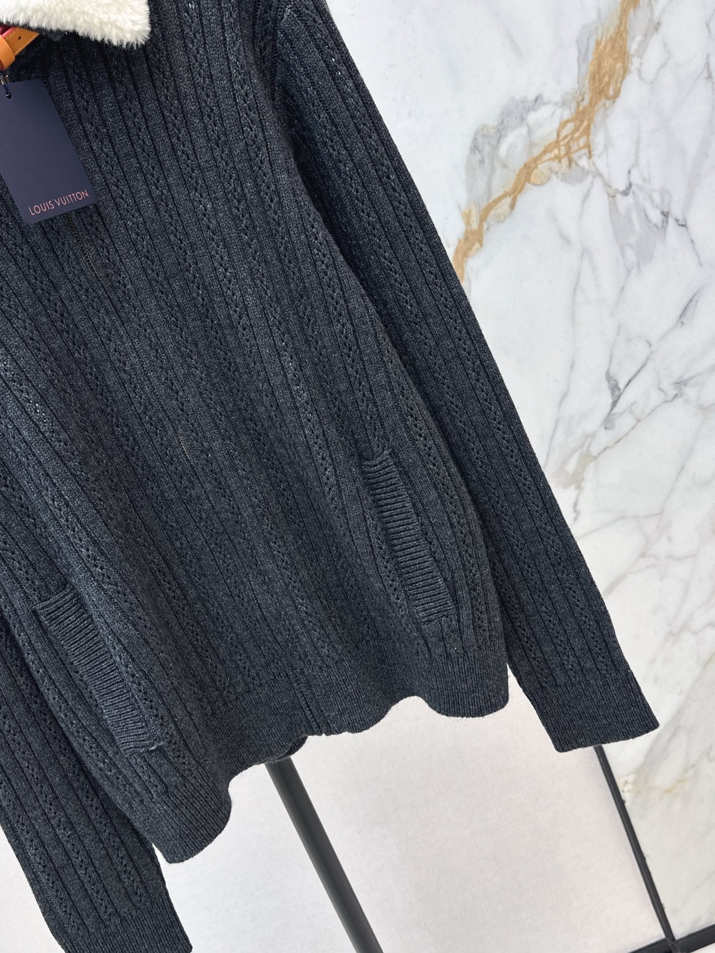 26SS NEUER Strickcardigan
