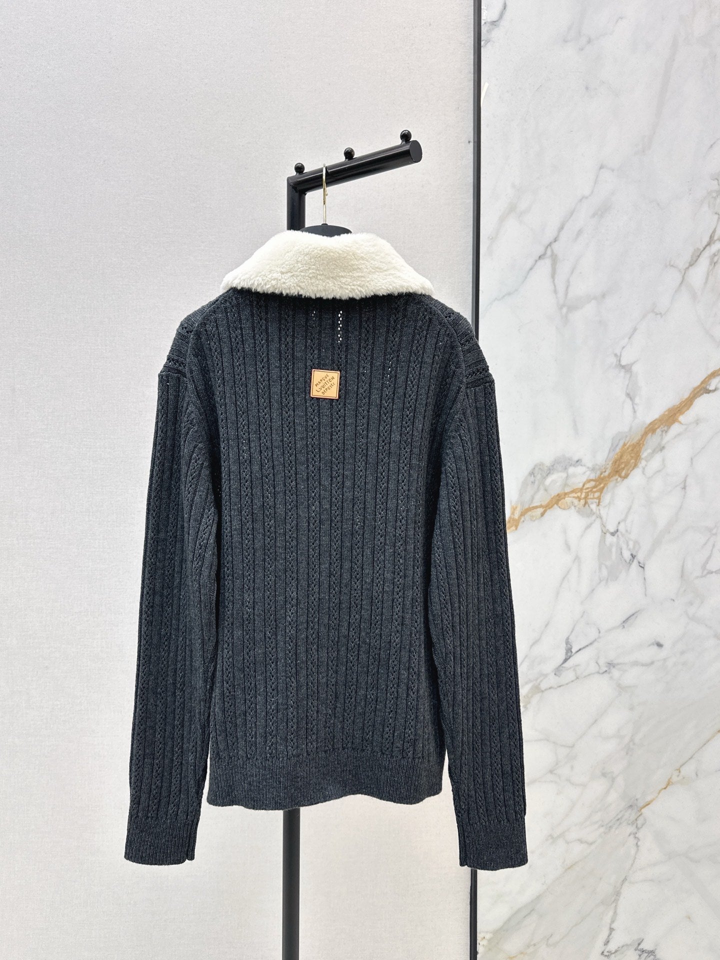 26SS NEUER Strickcardigan