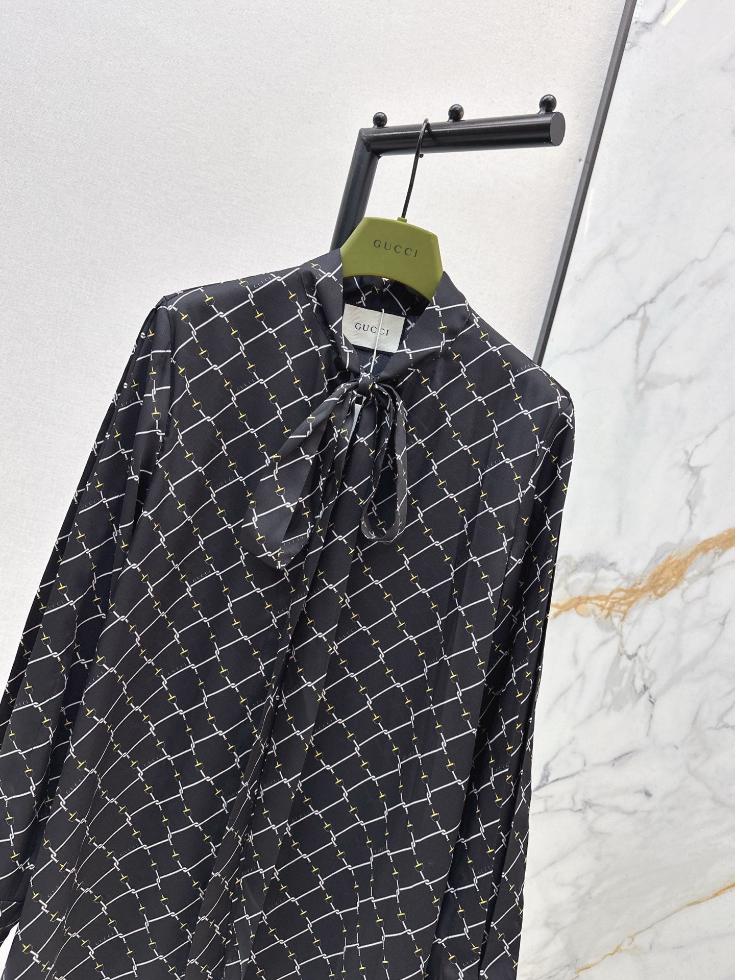 26SS NEUE Schleifenbluse