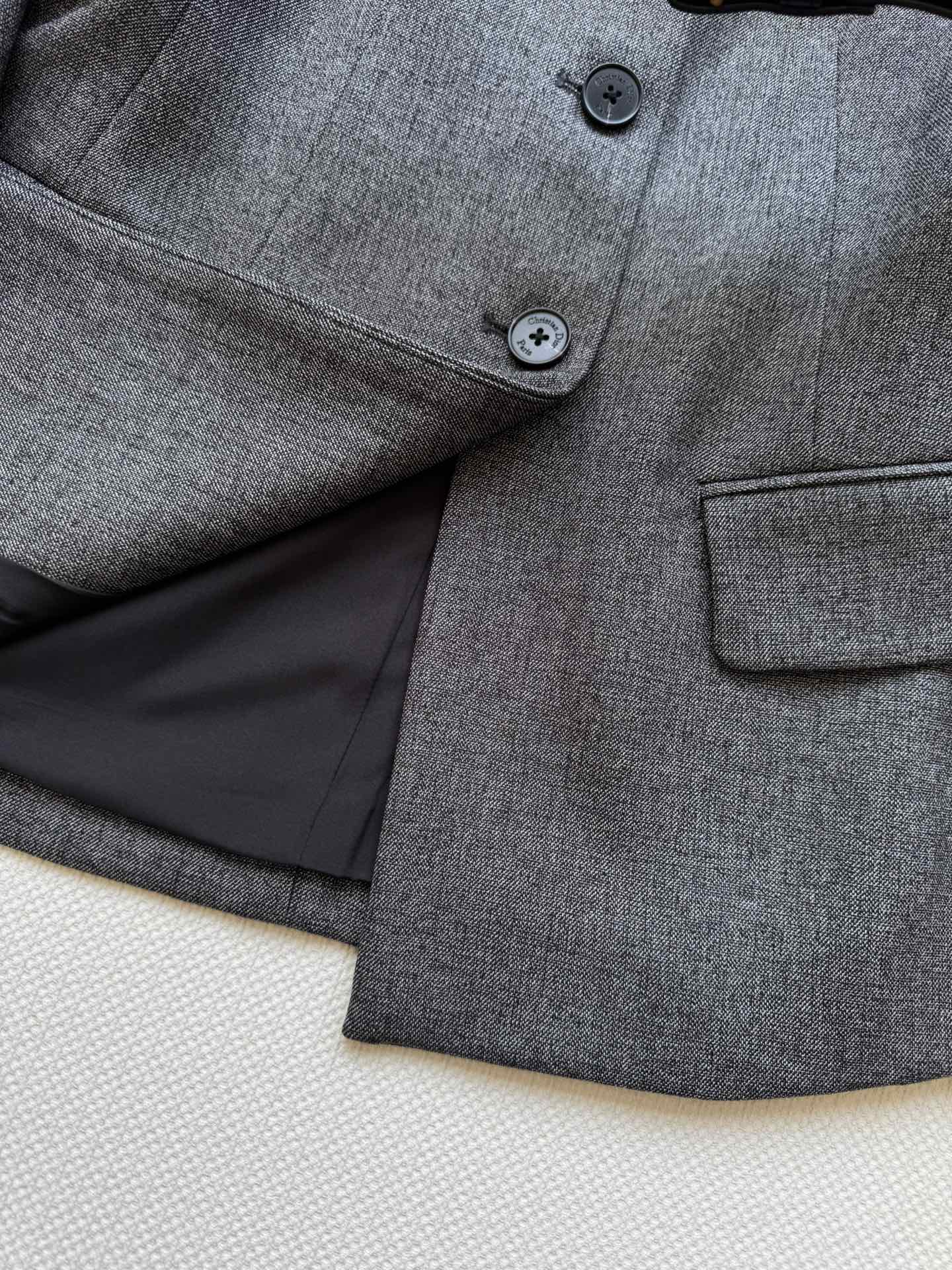 26SS NEUE Jacke mit Gürtel