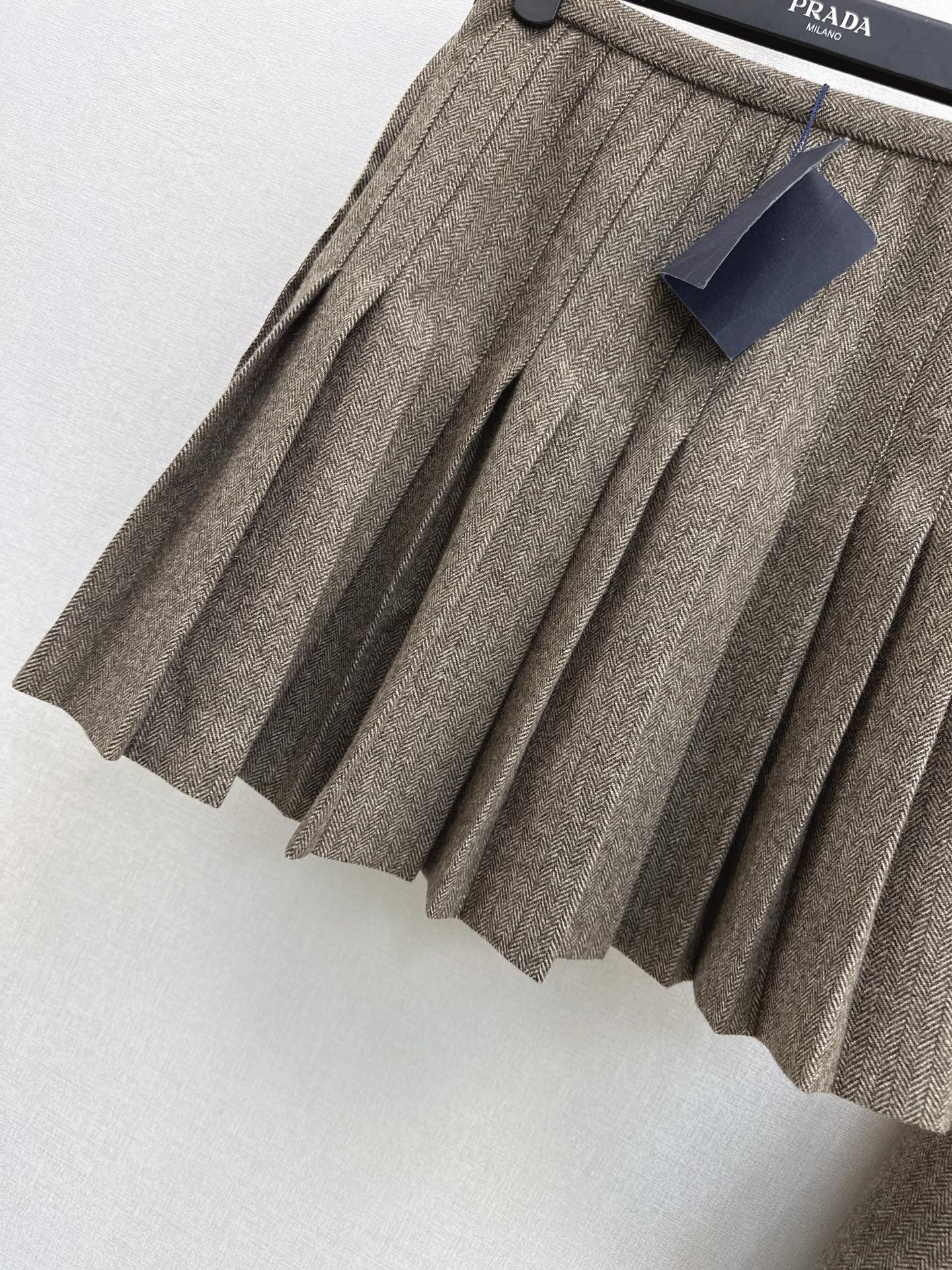 26SS Highly Popular Fashion skirt