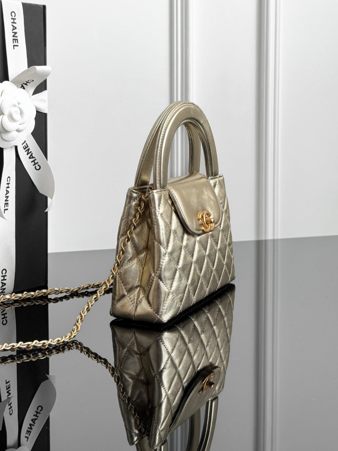 25A kelly bag with chain