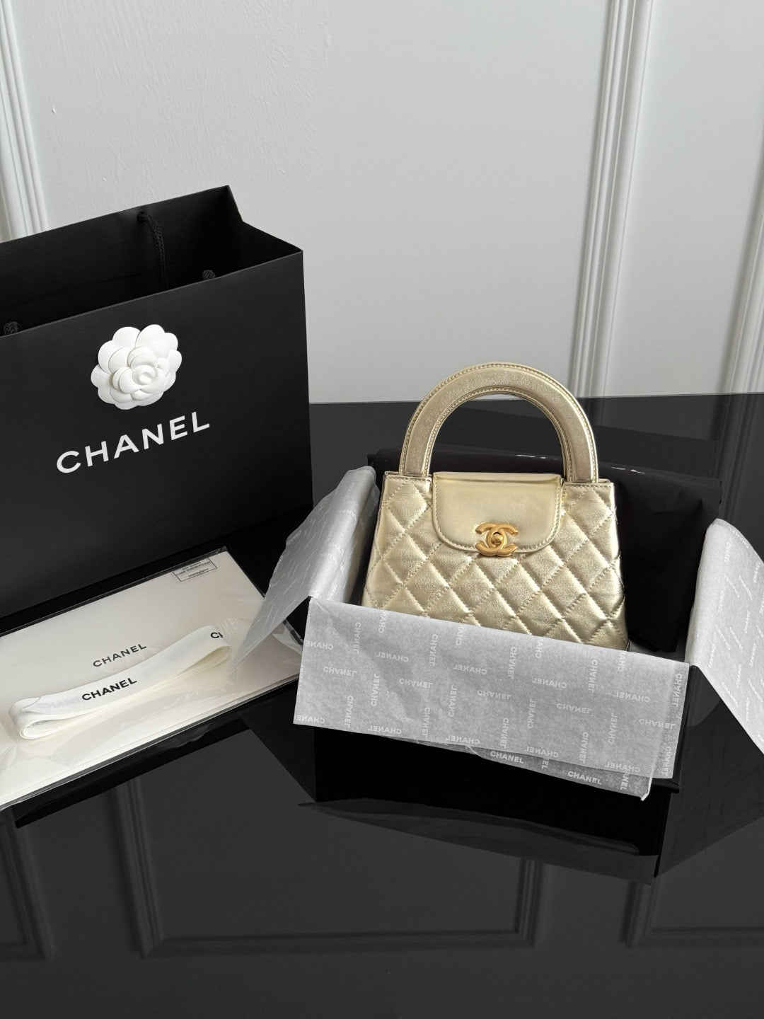 25A kelly bag with chain