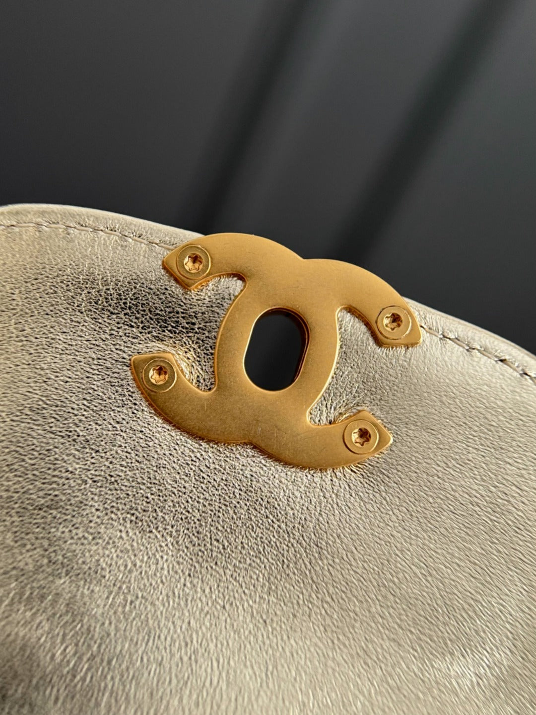 25A kelly bag with chain