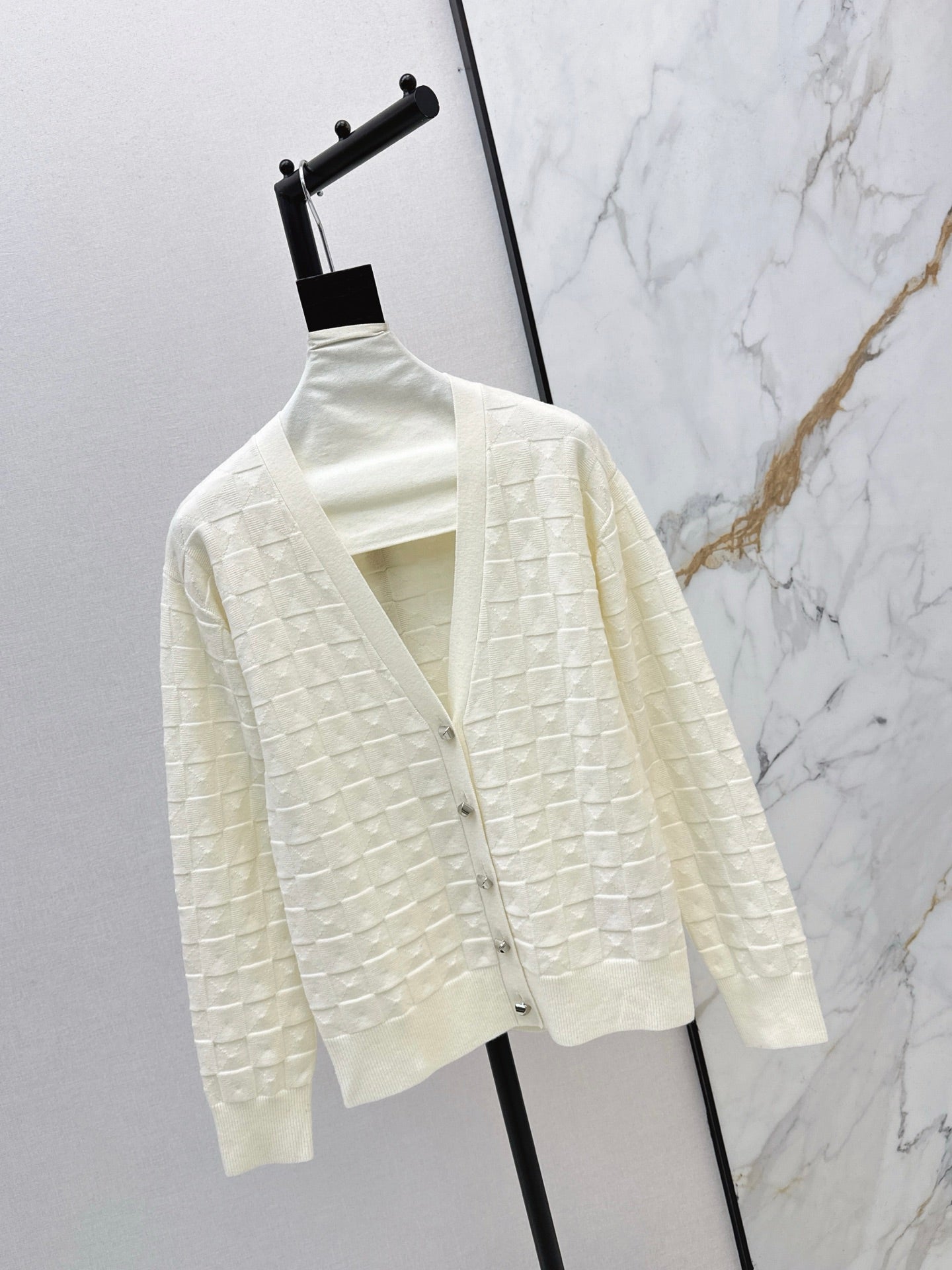 26SS NEUER karierter Strickcardigan