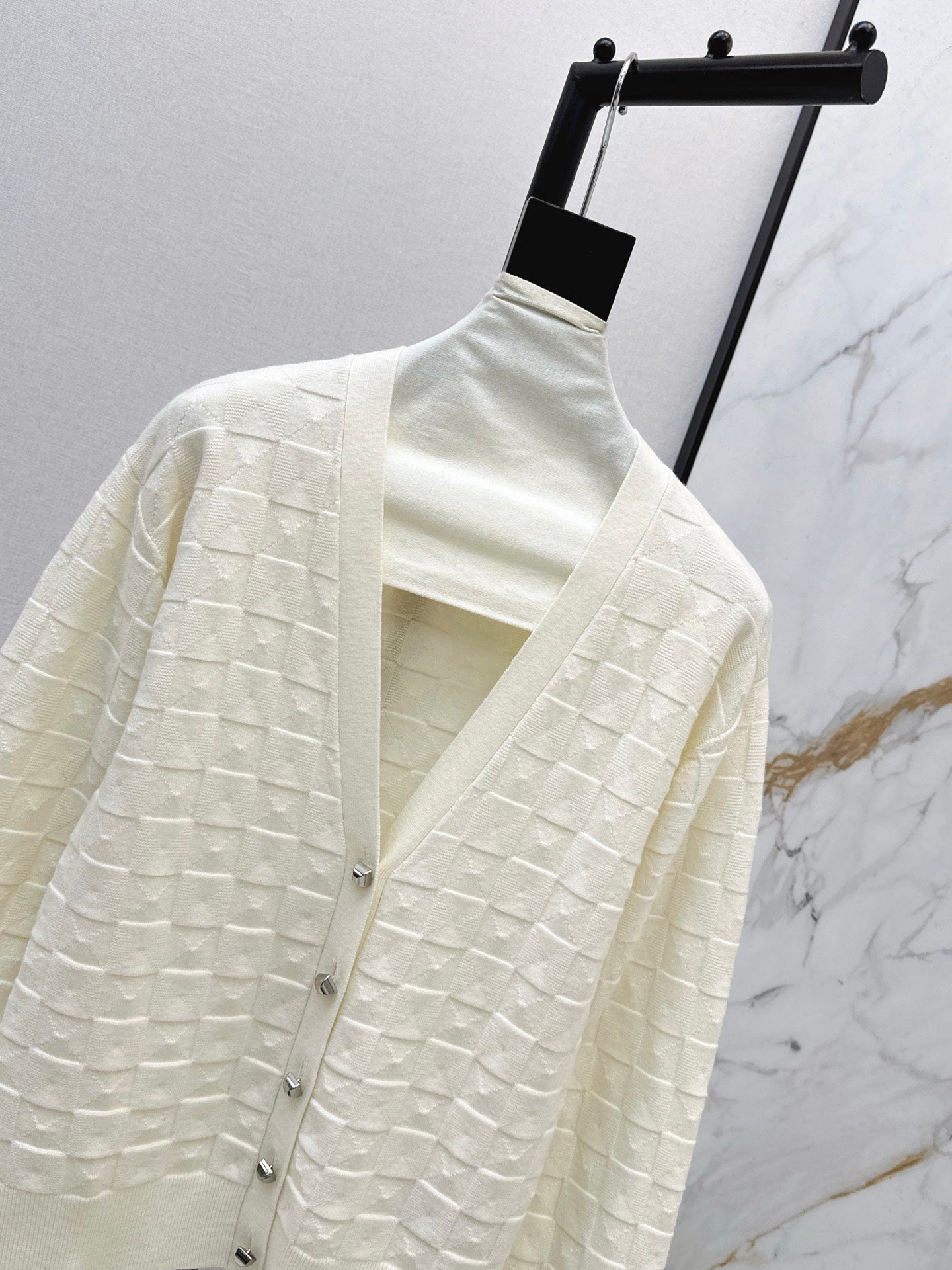 26SS NEUER karierter Strickcardigan