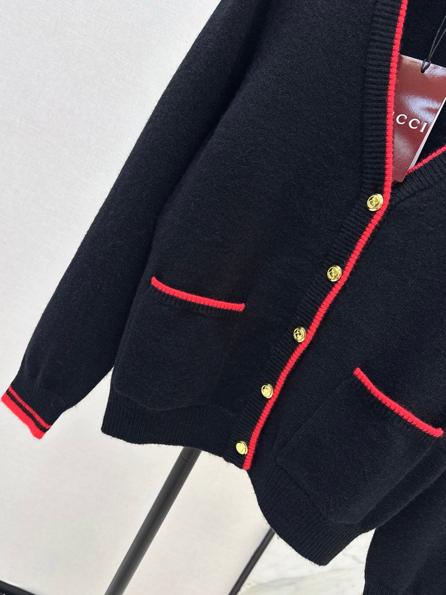 26SS NEUER V-Ausschnitt Cardigan