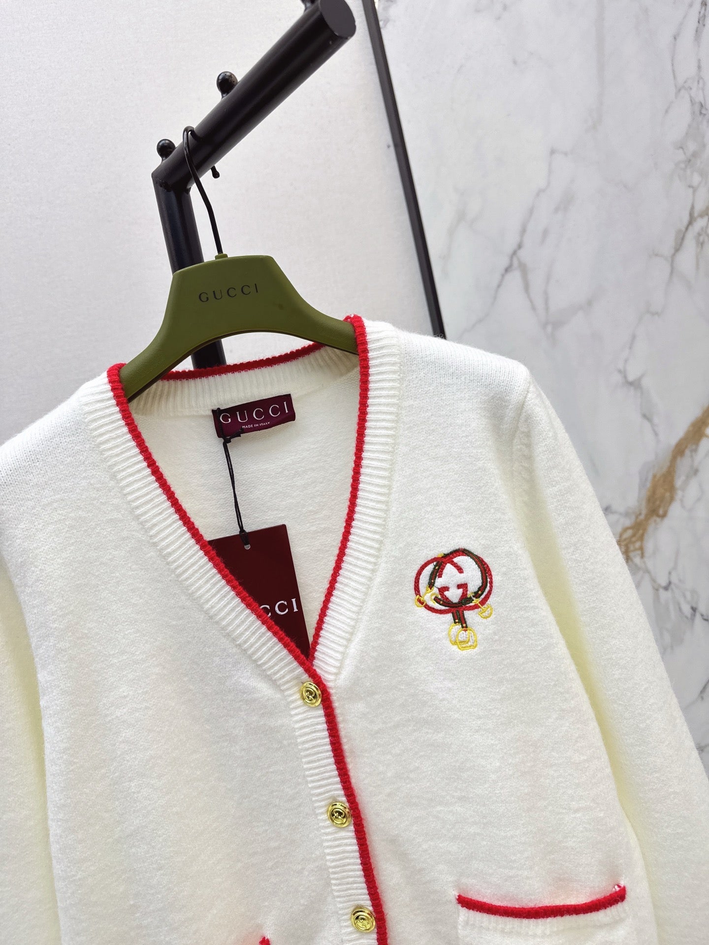 26SS NEUER V-Ausschnitt Cardigan