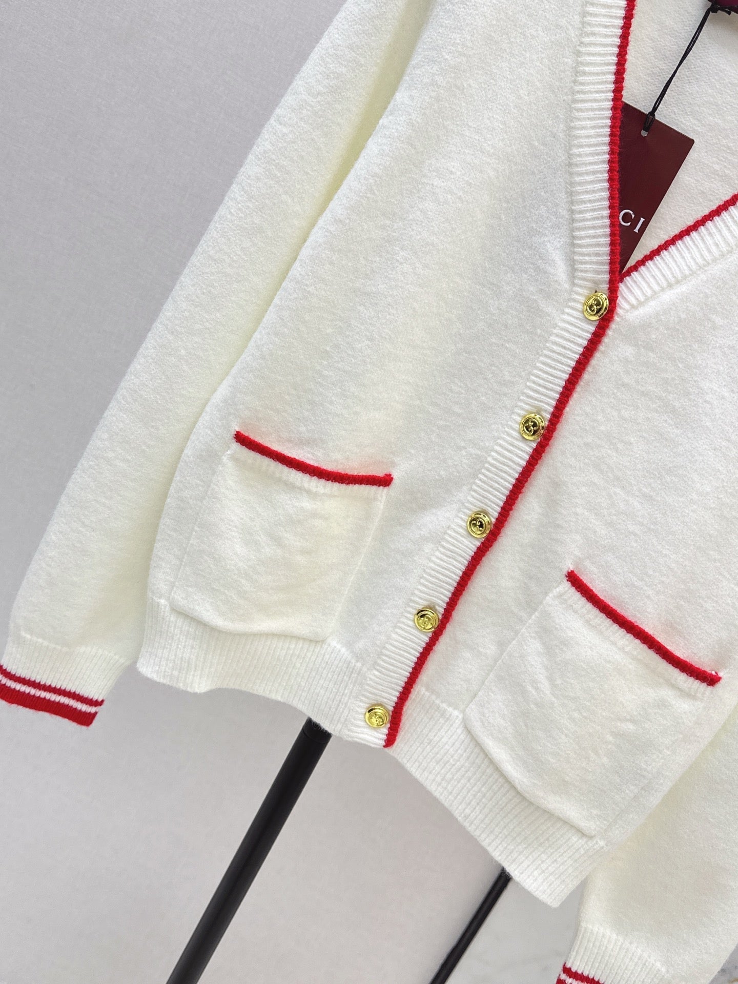 26SS NEUER V-Ausschnitt Cardigan